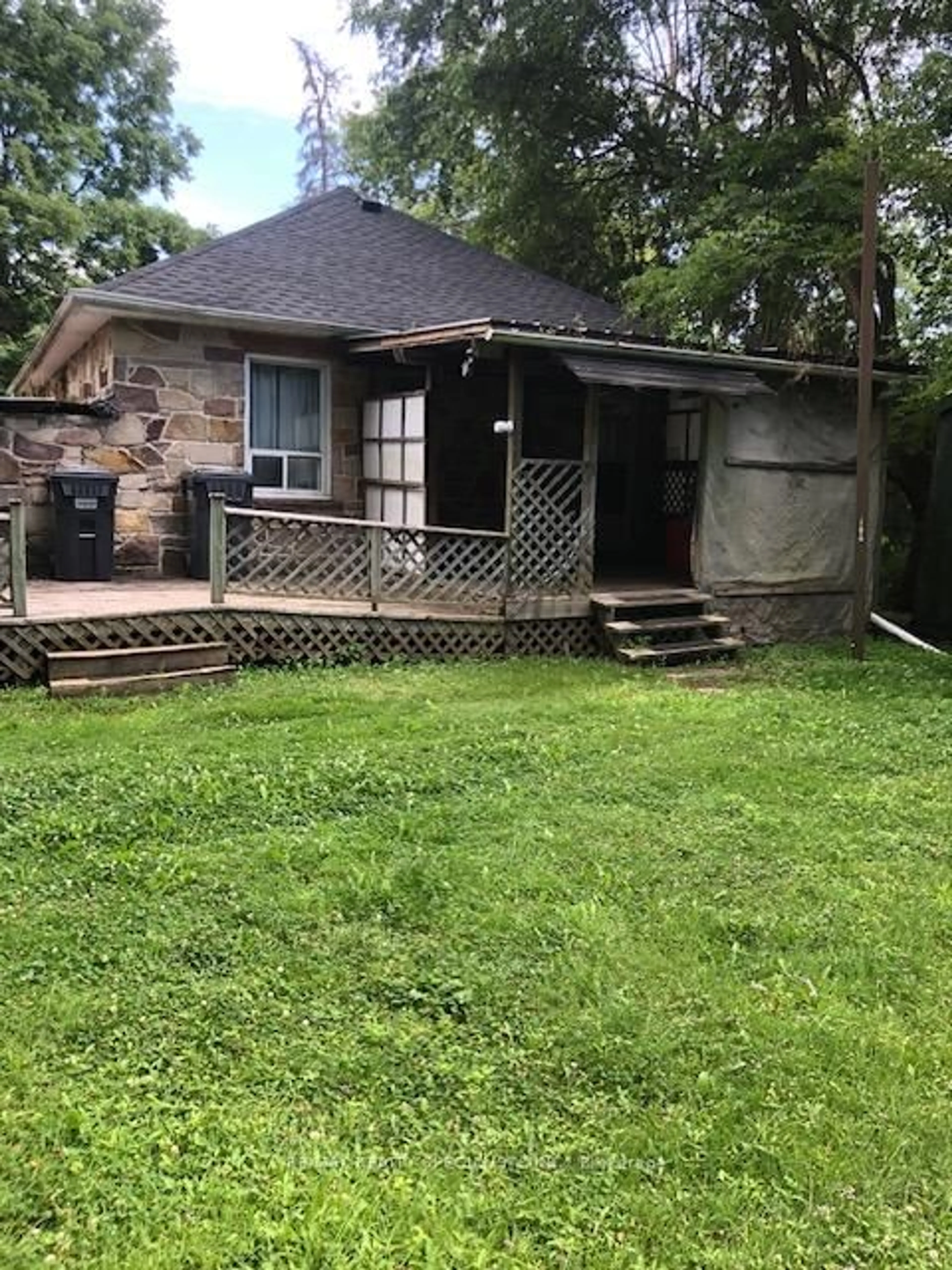 Shed for 2702 Embleton Rd, Brampton Ontario L6X 0E2