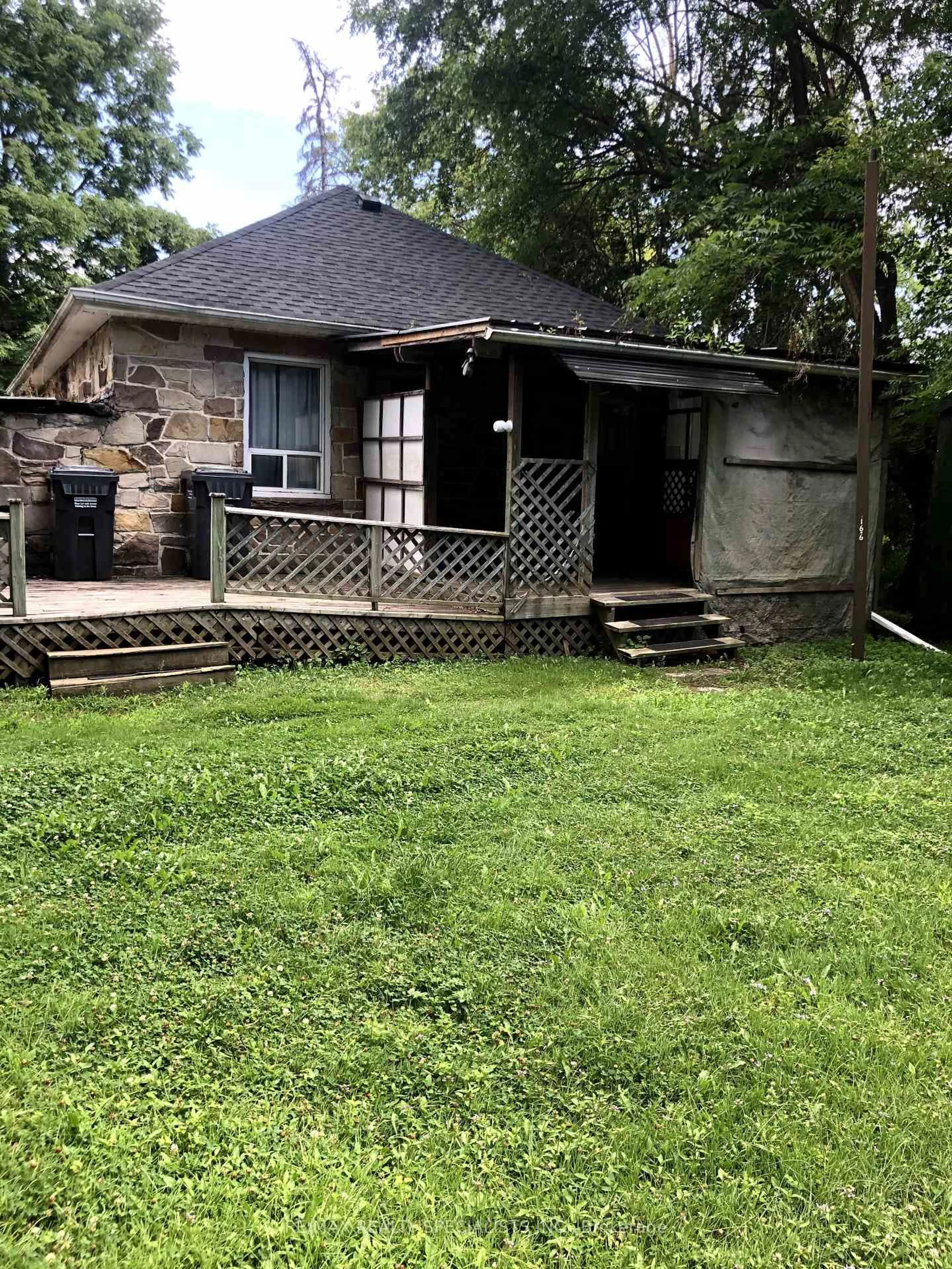 Shed for 2702 Embleton Rd, Brampton Ontario L6X 0E2