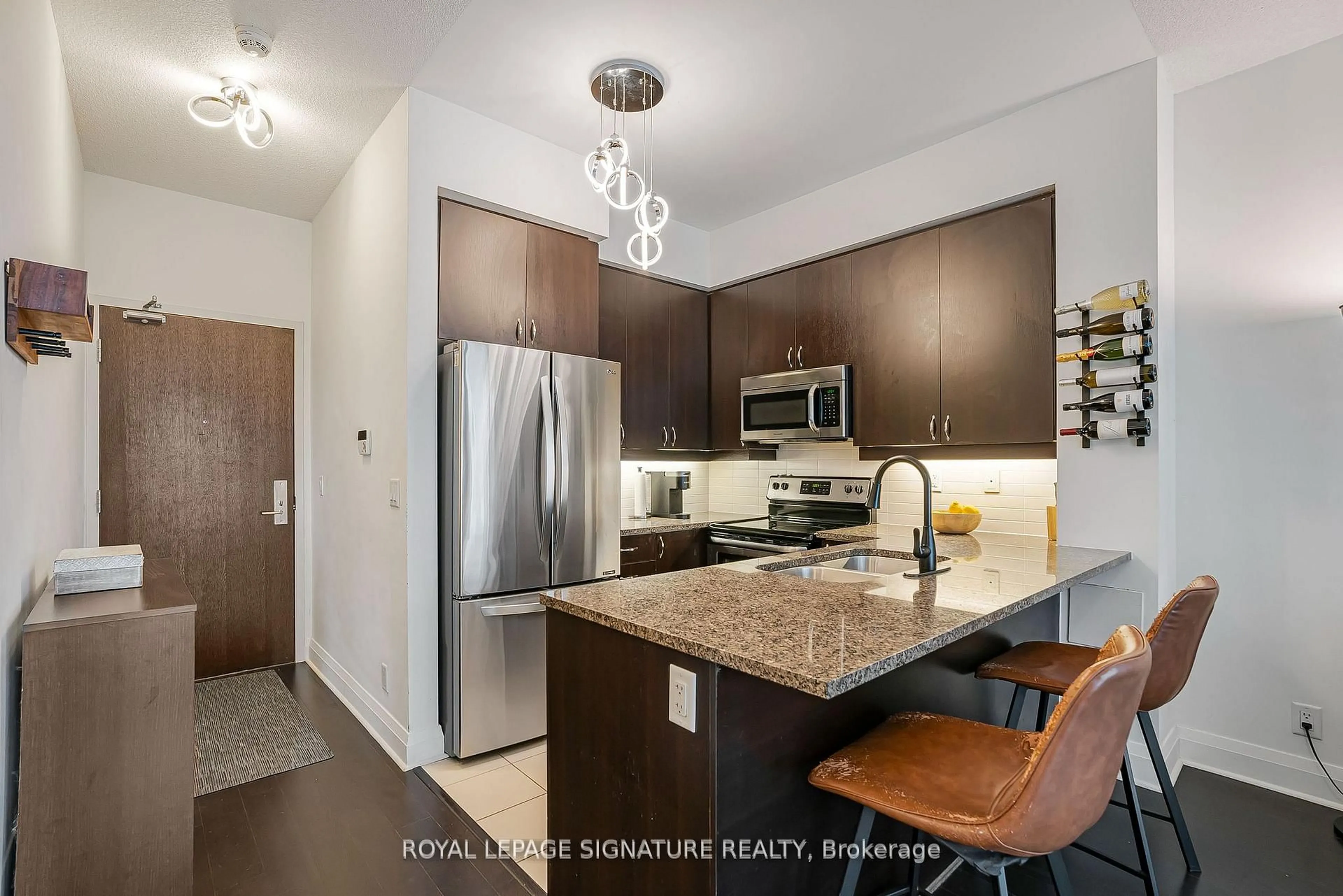 Unknown for 1185 The Queensway #527, Toronto Ontario M8Z 0C6
