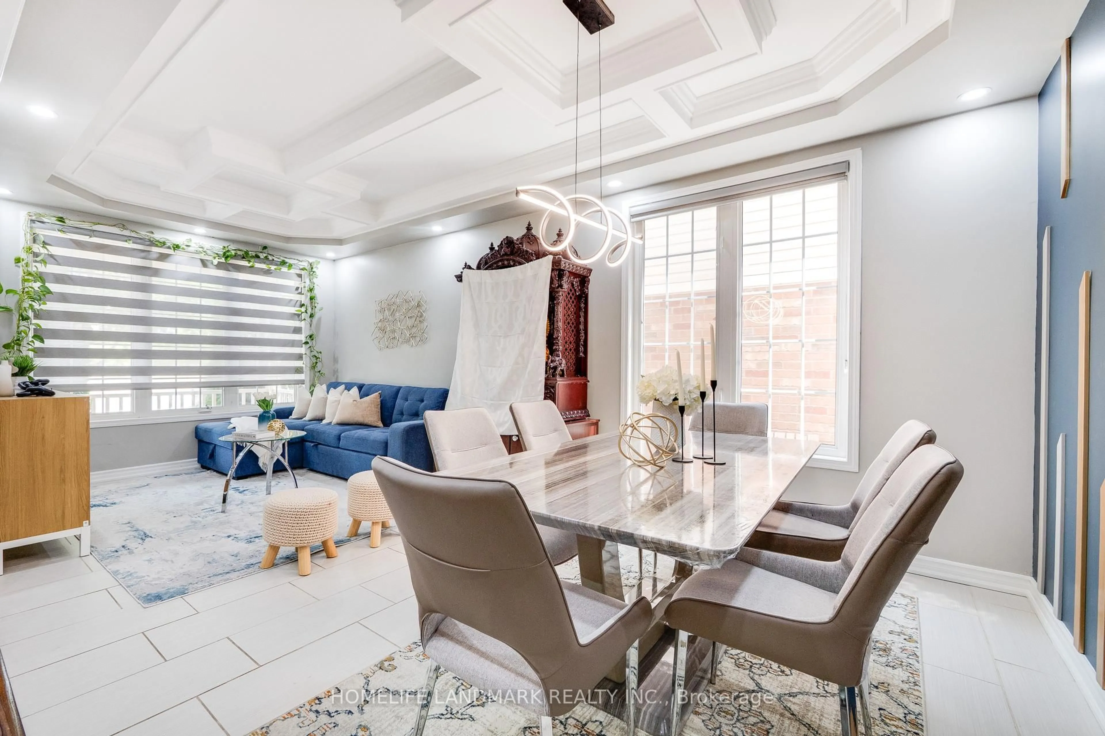 Dining room, ceramic/tile floor for 940 Philbrook Dr, Milton Ontario L9T 0L3