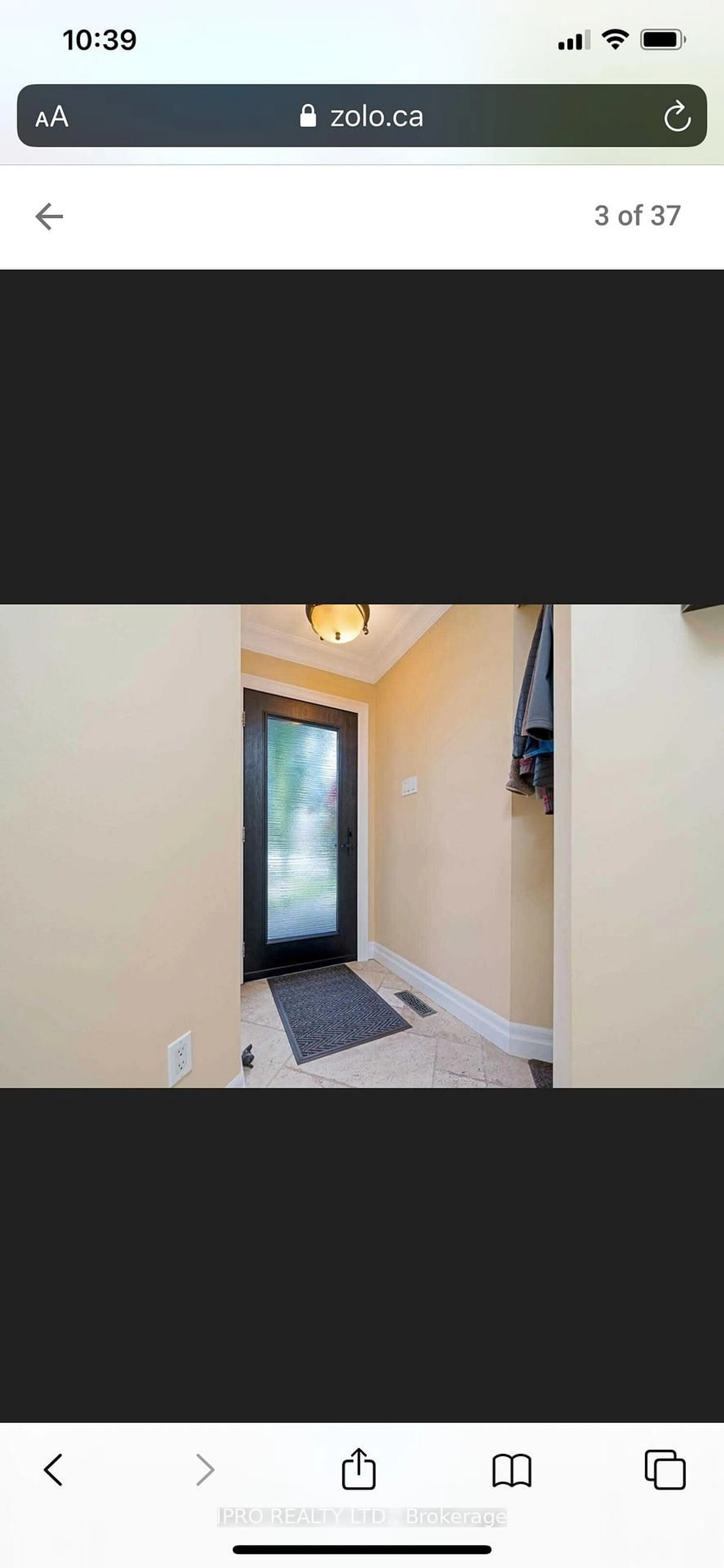 Indoor entryway for 96 Smith Dr, Halton Hills Ontario L7G 5S7