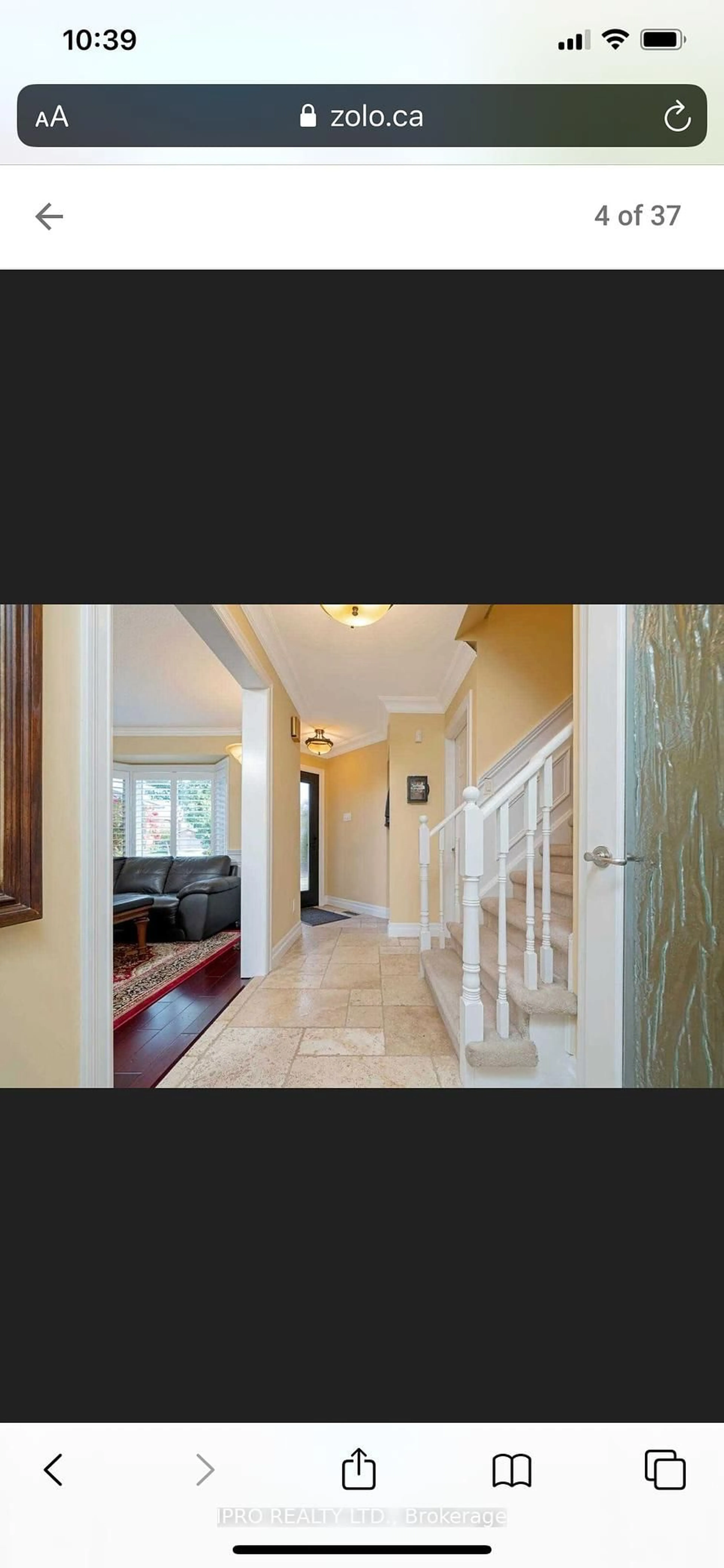 Indoor foyer for 96 Smith Dr, Halton Hills Ontario L7G 5S7