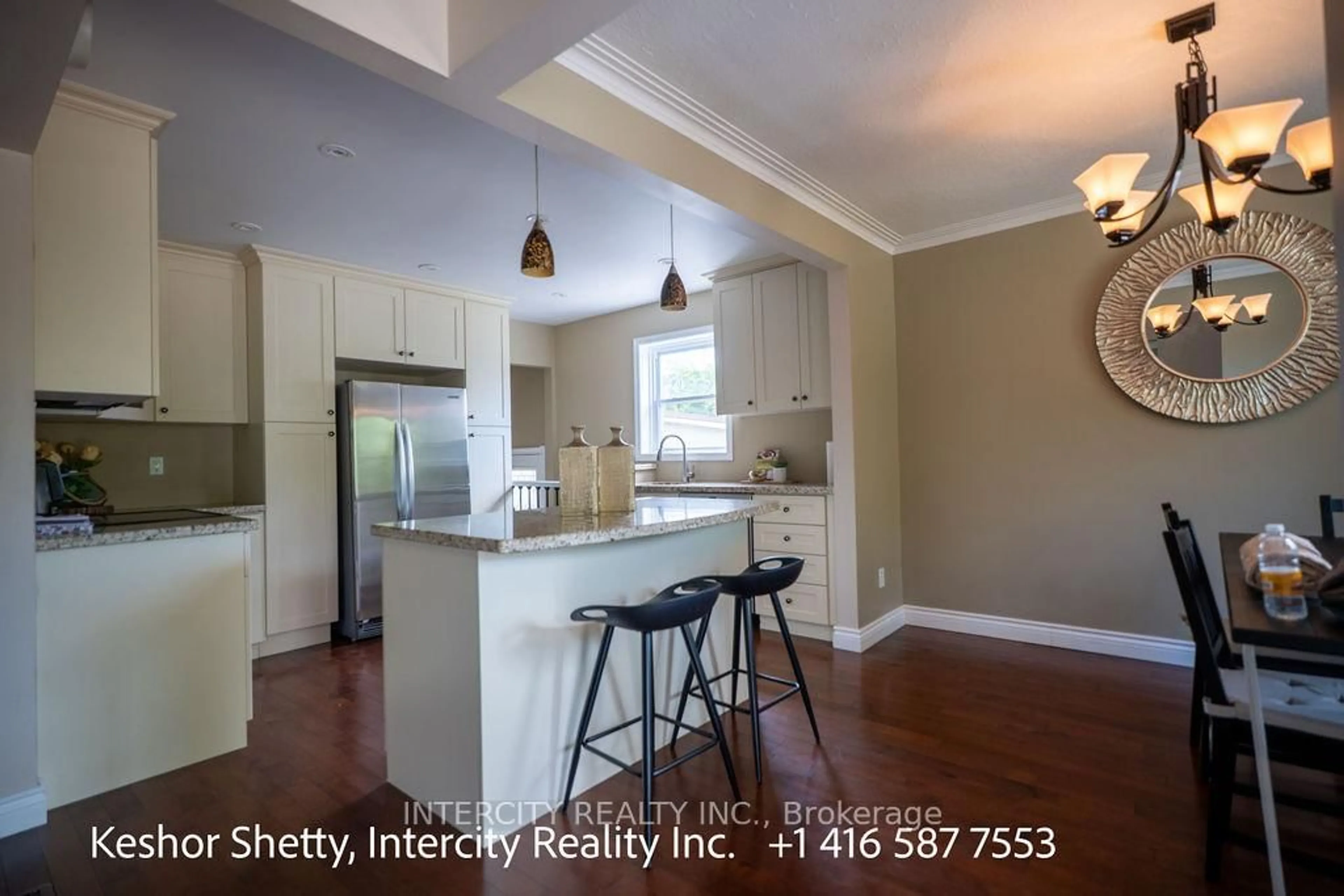 Open concept kitchen, unknown for 631 Trudale Crt, Oakville Ontario L6L 4H2