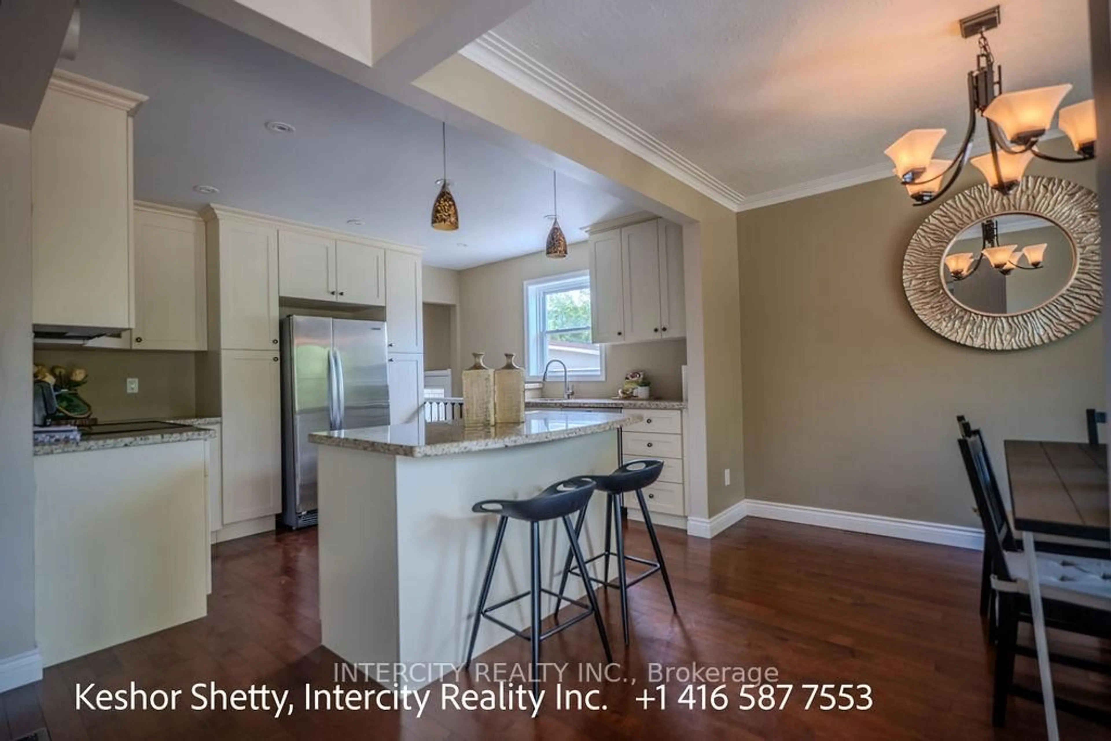 Open concept kitchen, unknown for 631 Trudale Crt, Oakville Ontario L6L 4H2