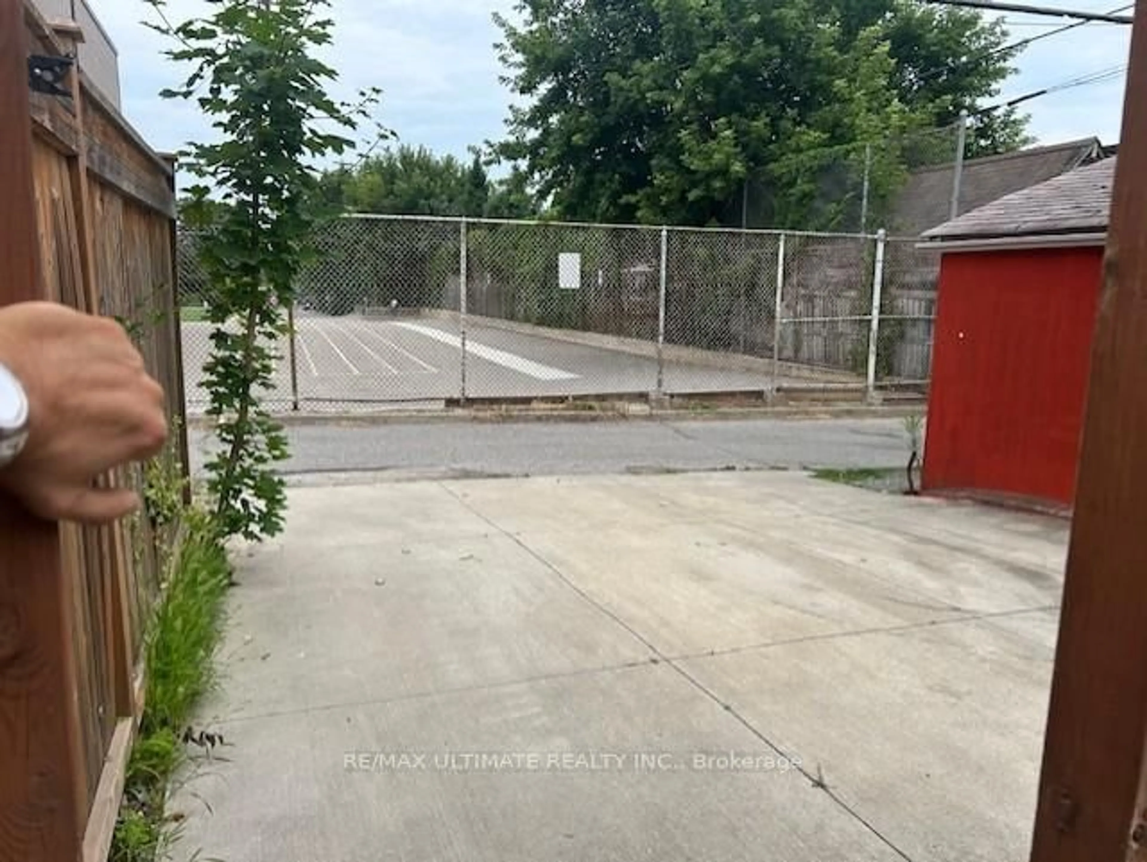 Unknown for 31 St. Clair Gdns, Toronto Ontario M6E 3V6