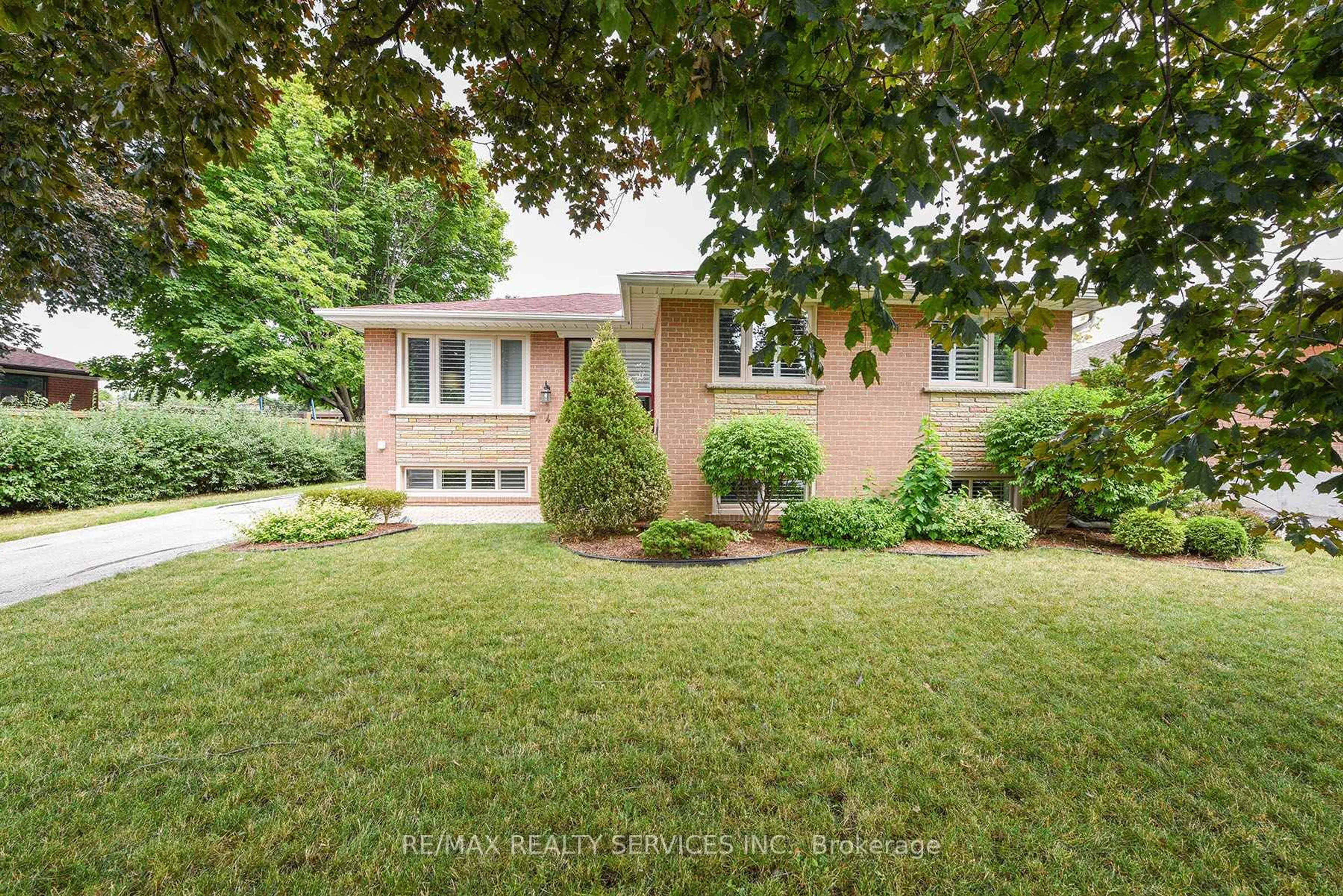 Home with brick exterior material, street for 4 Ridgetop Ave, Brampton Ontario L6X 1Z7