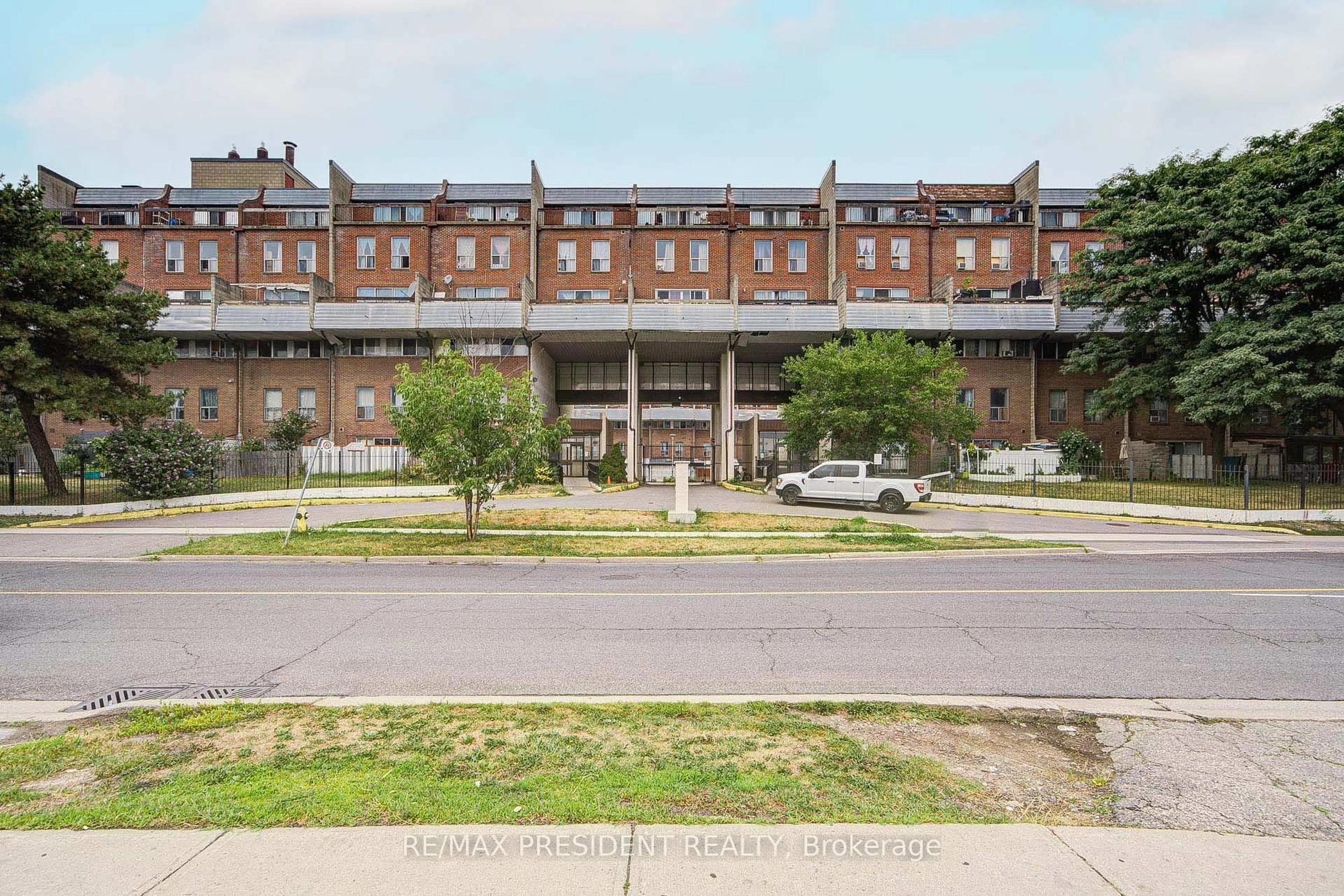 A pic from outside/outdoor area/front of a property/back of a property/a pic from drone, street for 10 Eddystone Ave #250, Toronto Ontario M3N 2T2