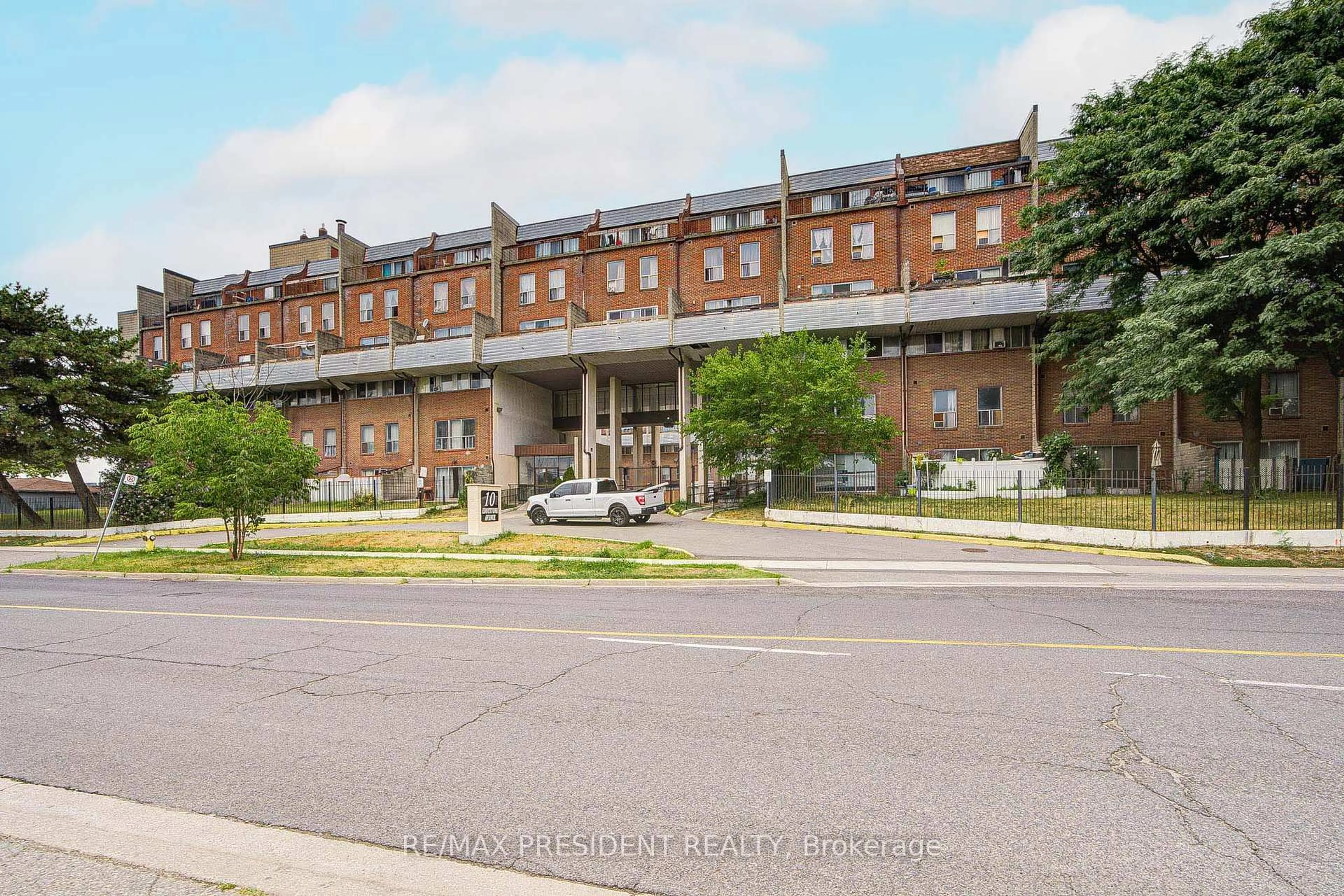 Unknown for 10 Eddystone Ave #250, Toronto Ontario M3N 2T2