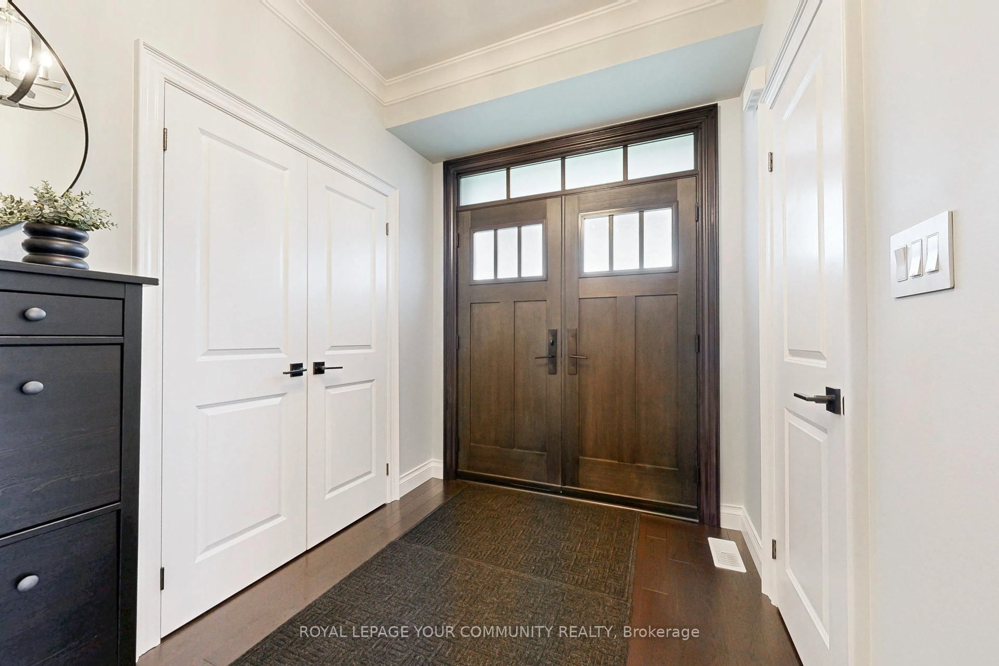 Indoor entryway for 92 Padbury Tr, Brampton Ontario L7A 4V4