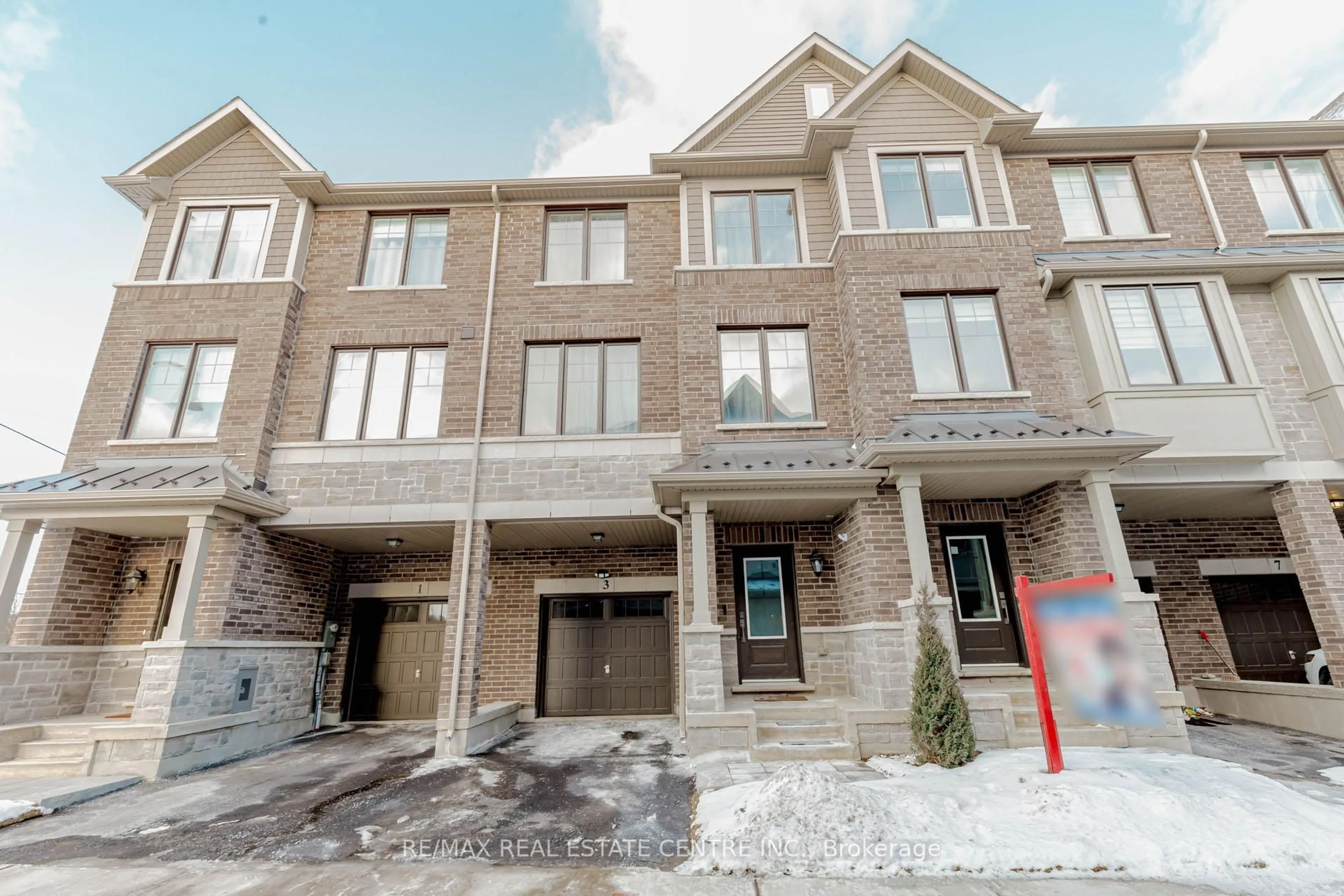 Home with brick exterior material, street for 3 Folcroft St, Brampton Ontario L6Y 0B6