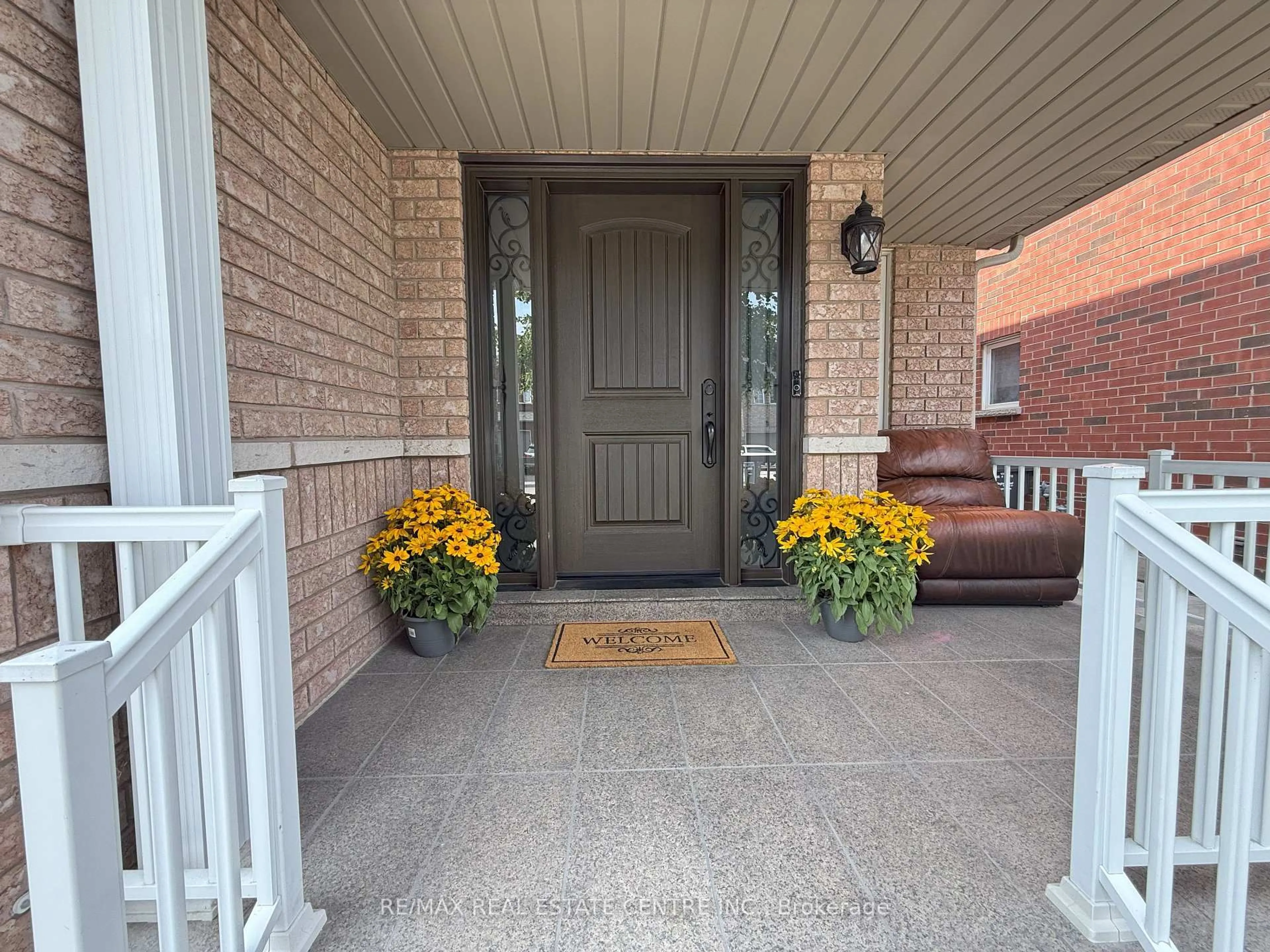 Indoor entryway for 107 Echoridge Dr, Brampton Ontario L7A 3P8