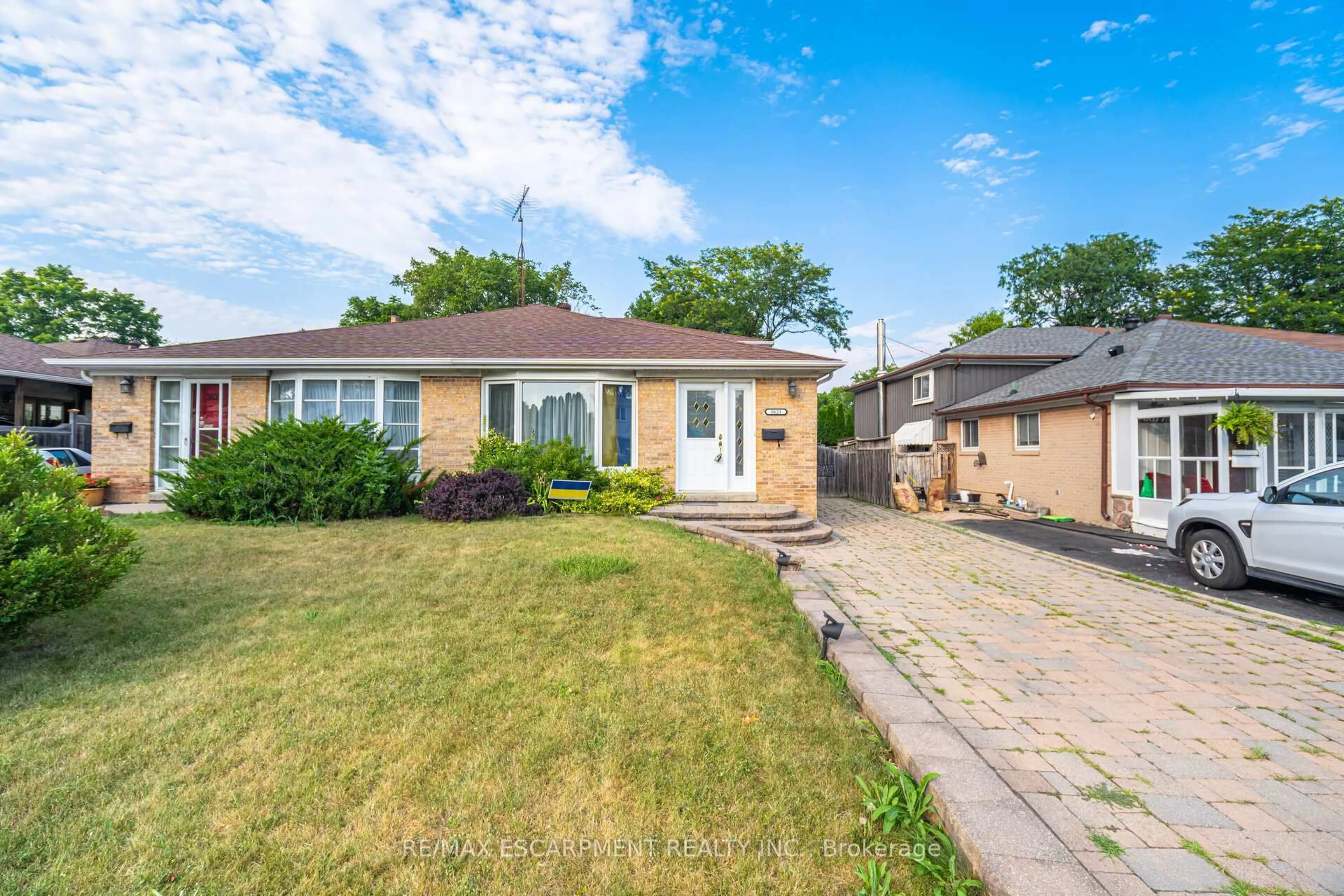 Unknown for 3621 CHIPLOW Rd, Mississauga Ontario L4X 2R1