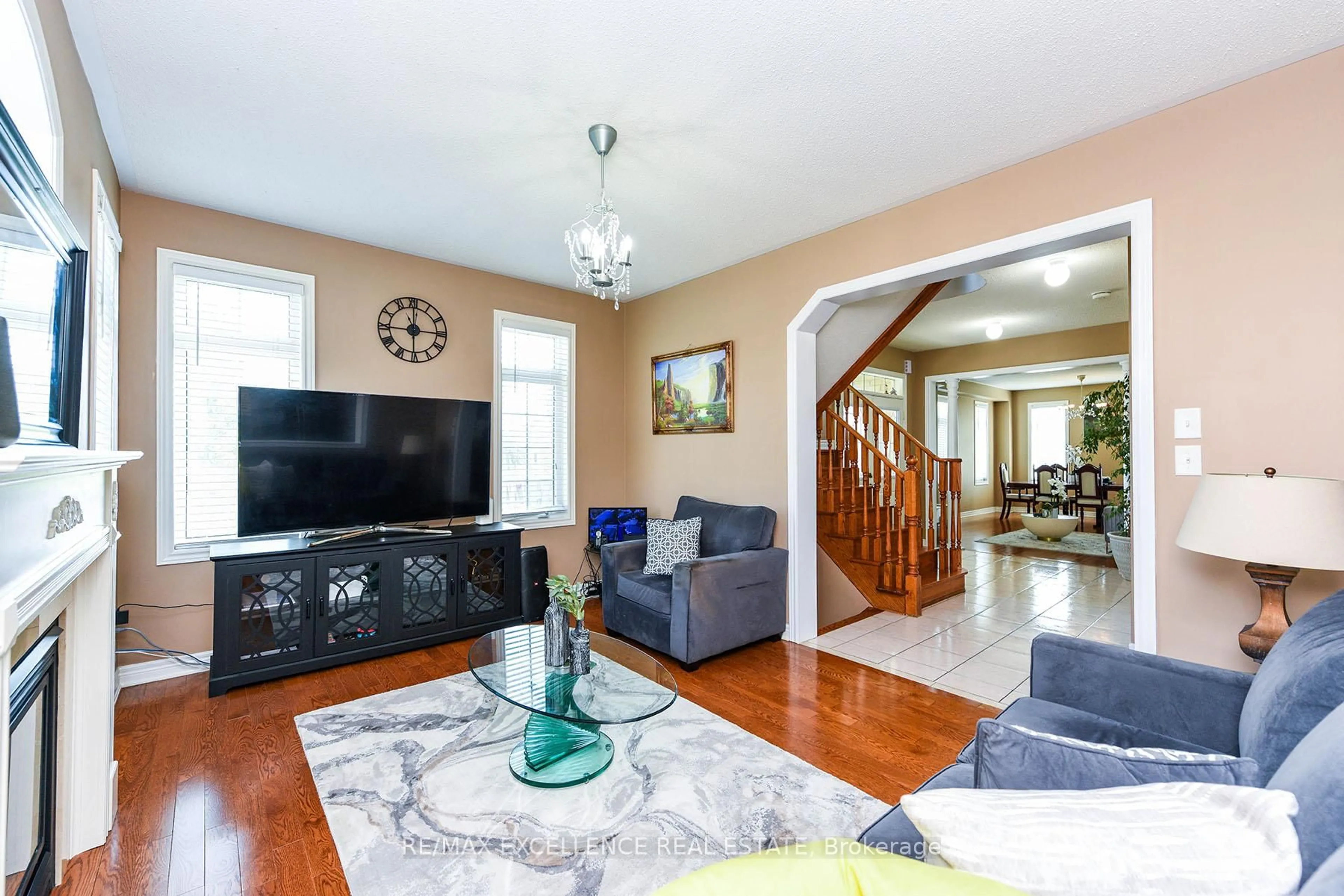 Living room with furniture, unknown for 1 Fairwood Circ, Brampton Ontario L6R 0X6