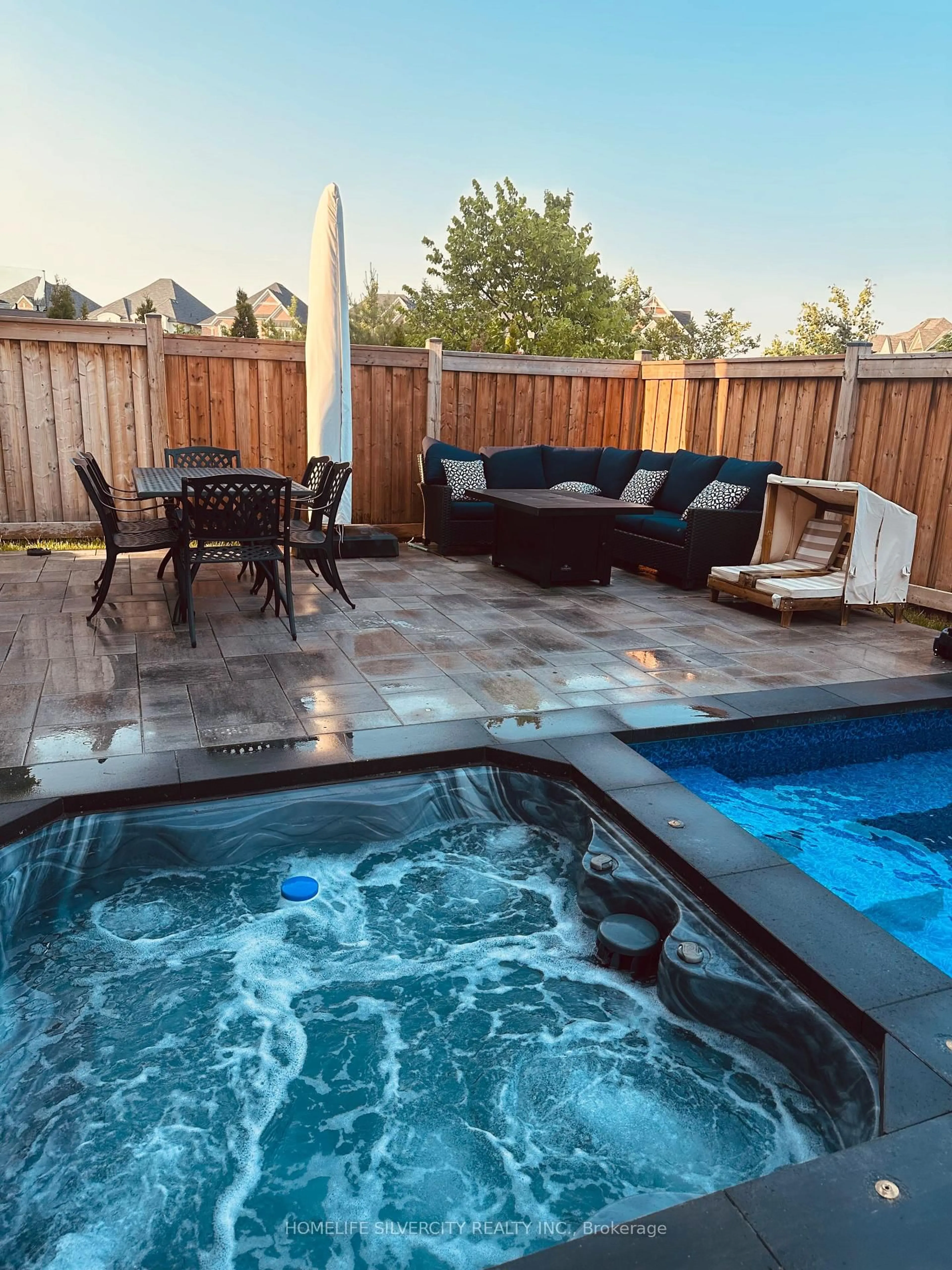 Pool for 398 Spyglass Green, Oakville Ontario L6M 5K5
