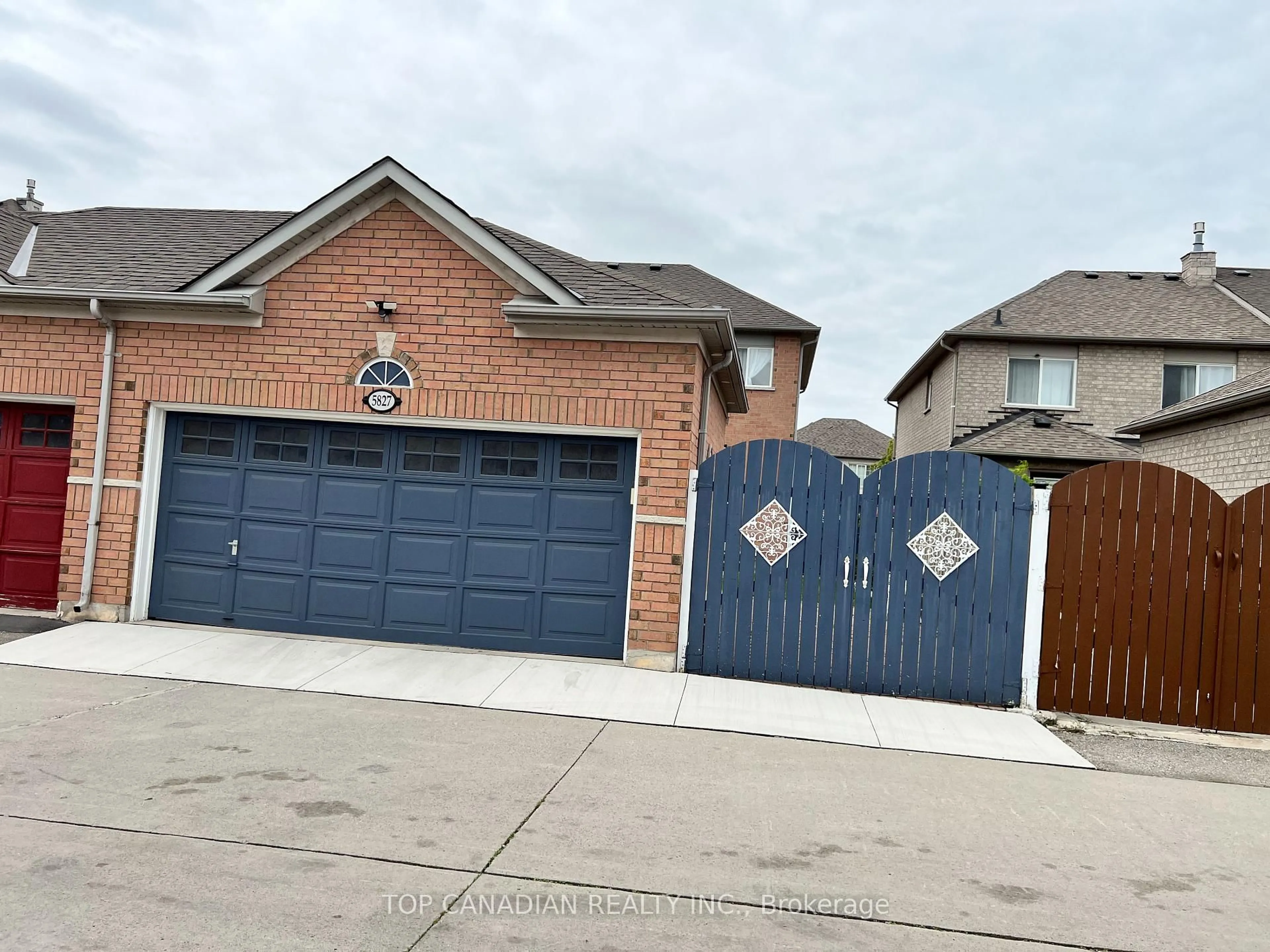 Home with brick exterior material, street for 5827 Rainberry Dr, Mississauga Ontario L5M 6S2