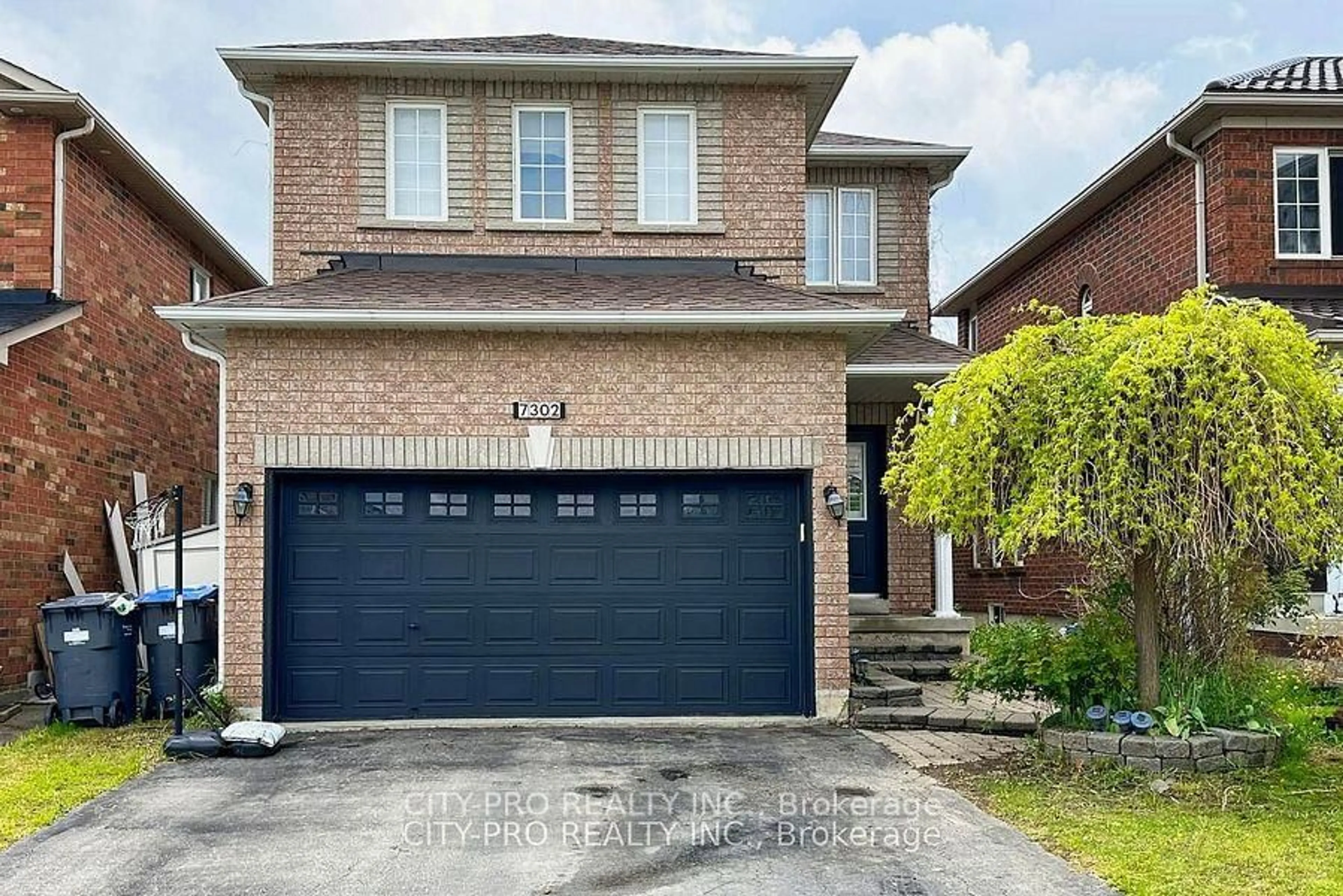 Home with brick exterior material, street for 7302 Rosehurst Dr, Mississauga Ontario L5N 8H1