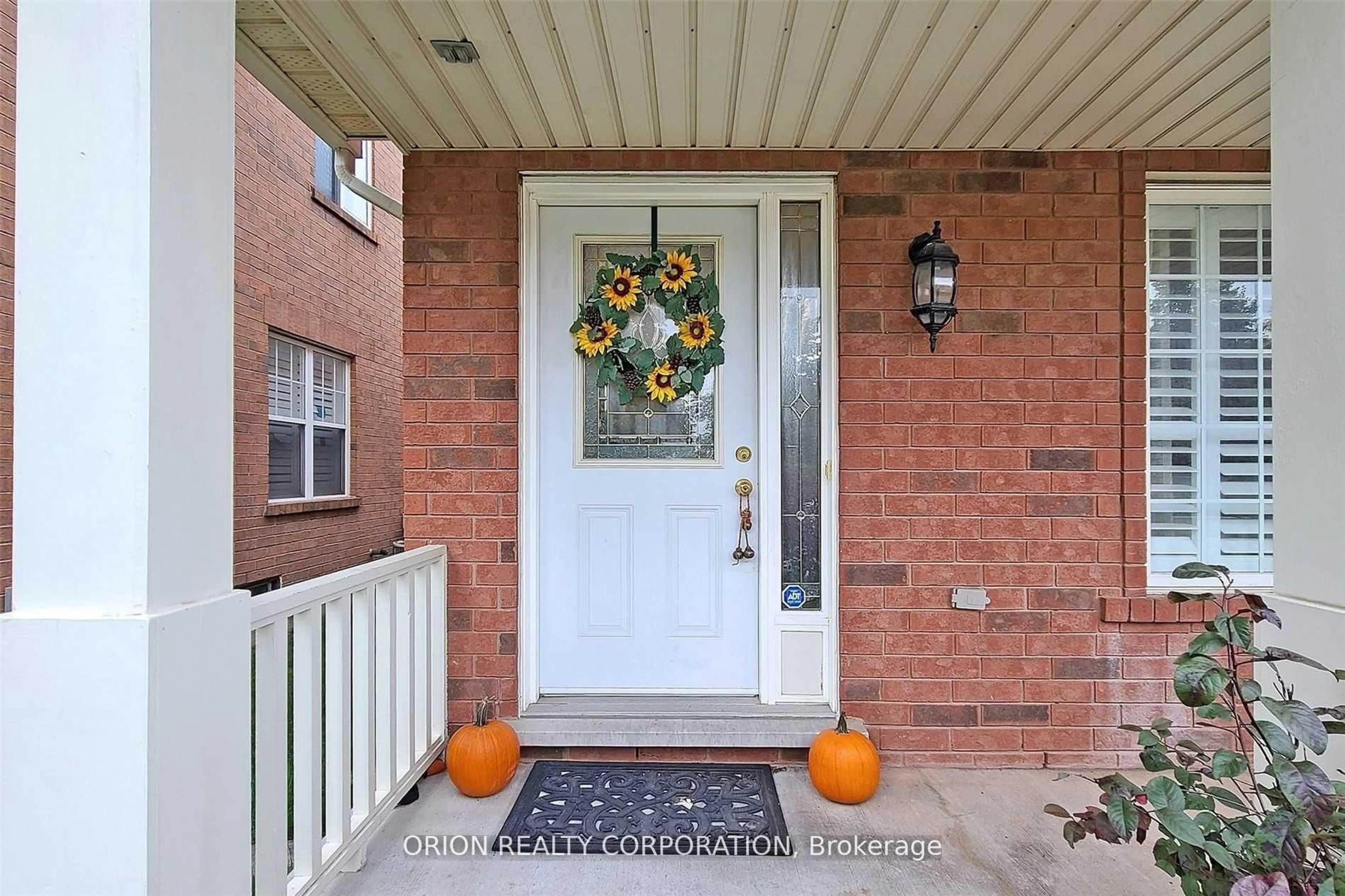 Indoor entryway for 2321 Oakhaven Dr, Oakville Ontario L6M 3Z1