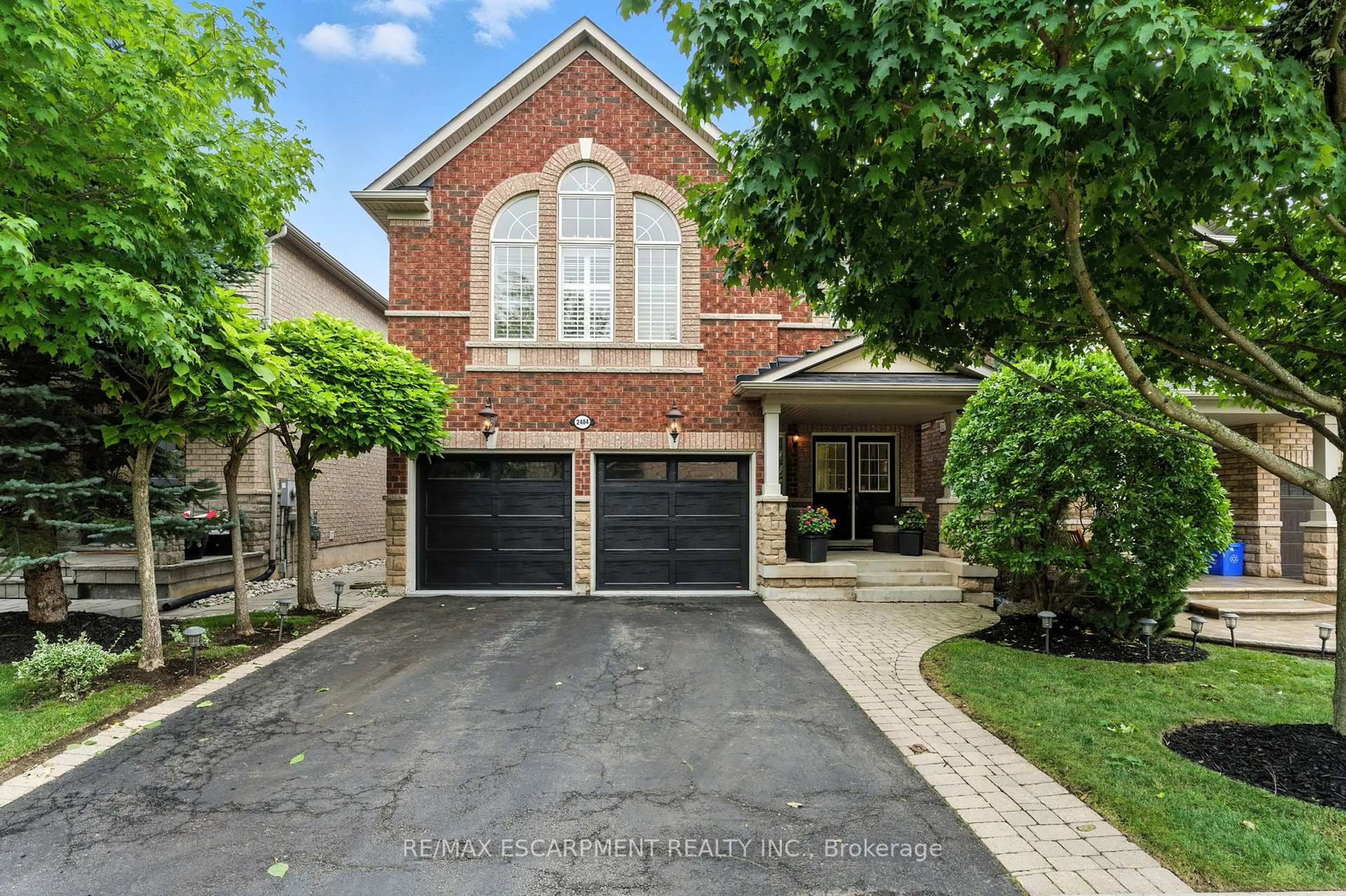 Home with brick exterior material, street for 2484 Whitehorn Dr, Burlington Ontario L7L 7M7