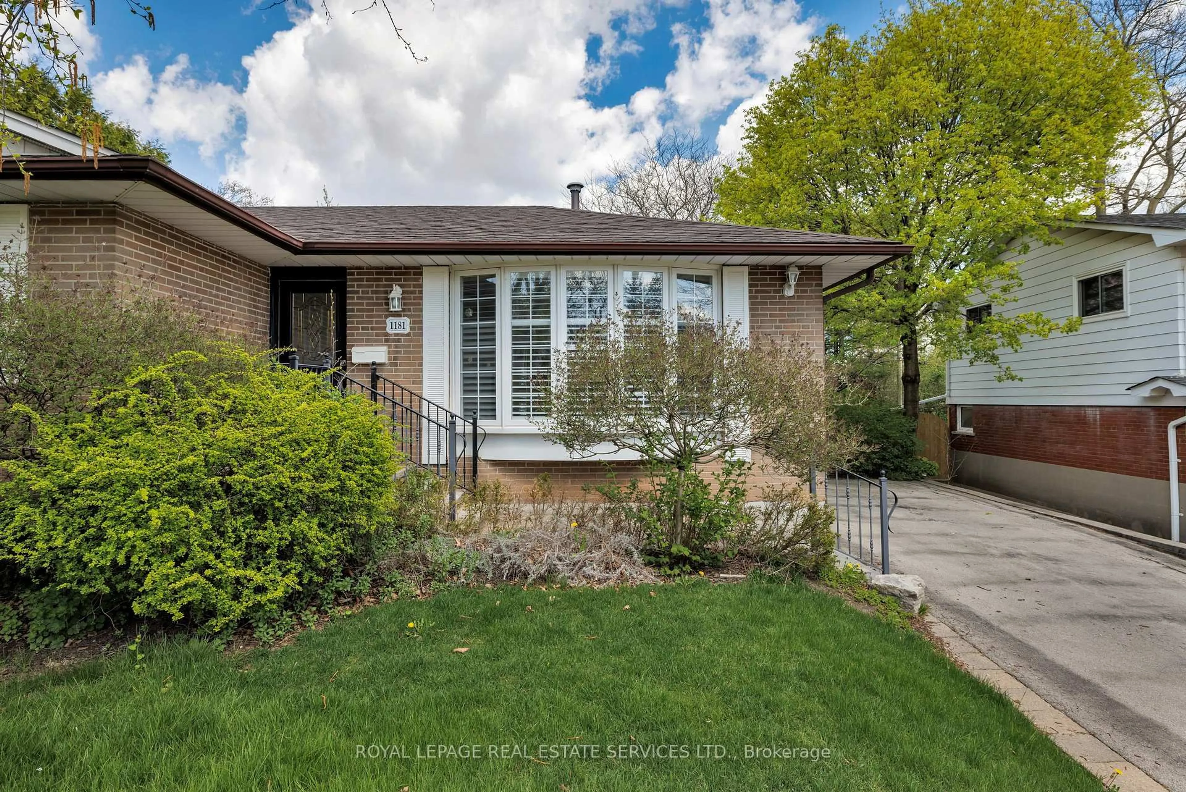 Home with brick exterior material, street for 1181 Newton Rd, Oakville Ontario L6H 2A1