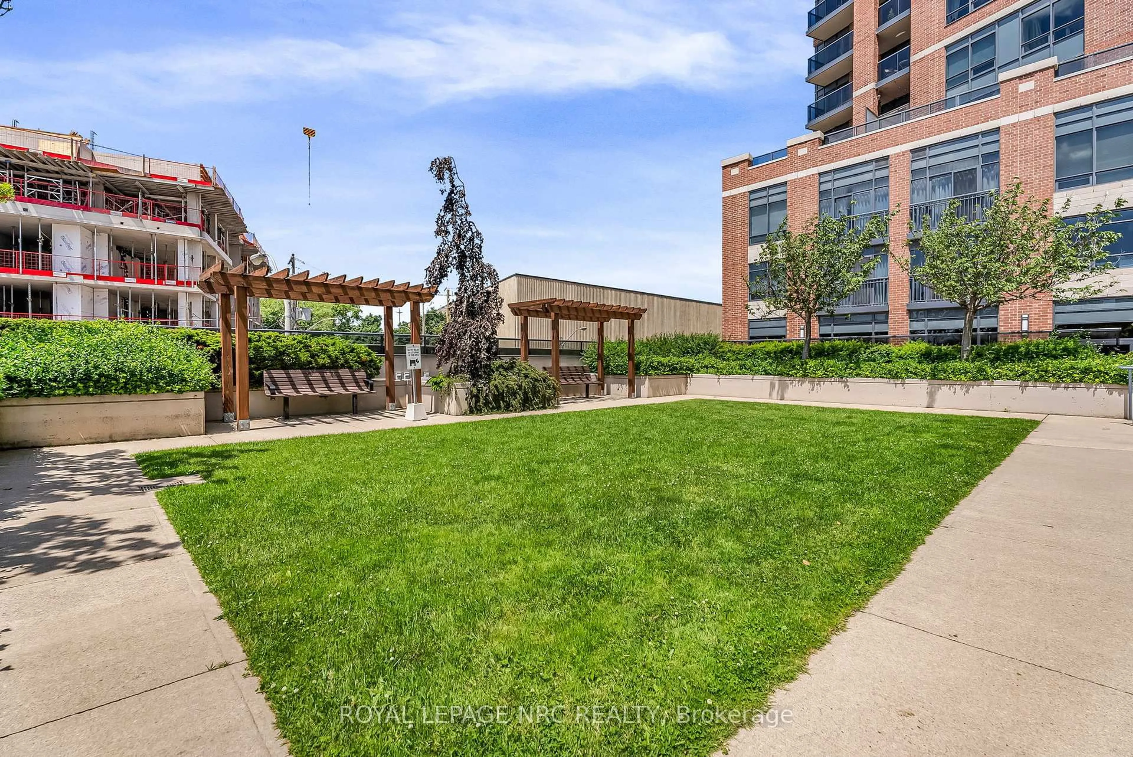 Patio, unknown for 60 Heintzman St #933, Toronto Ontario M6P 5A1