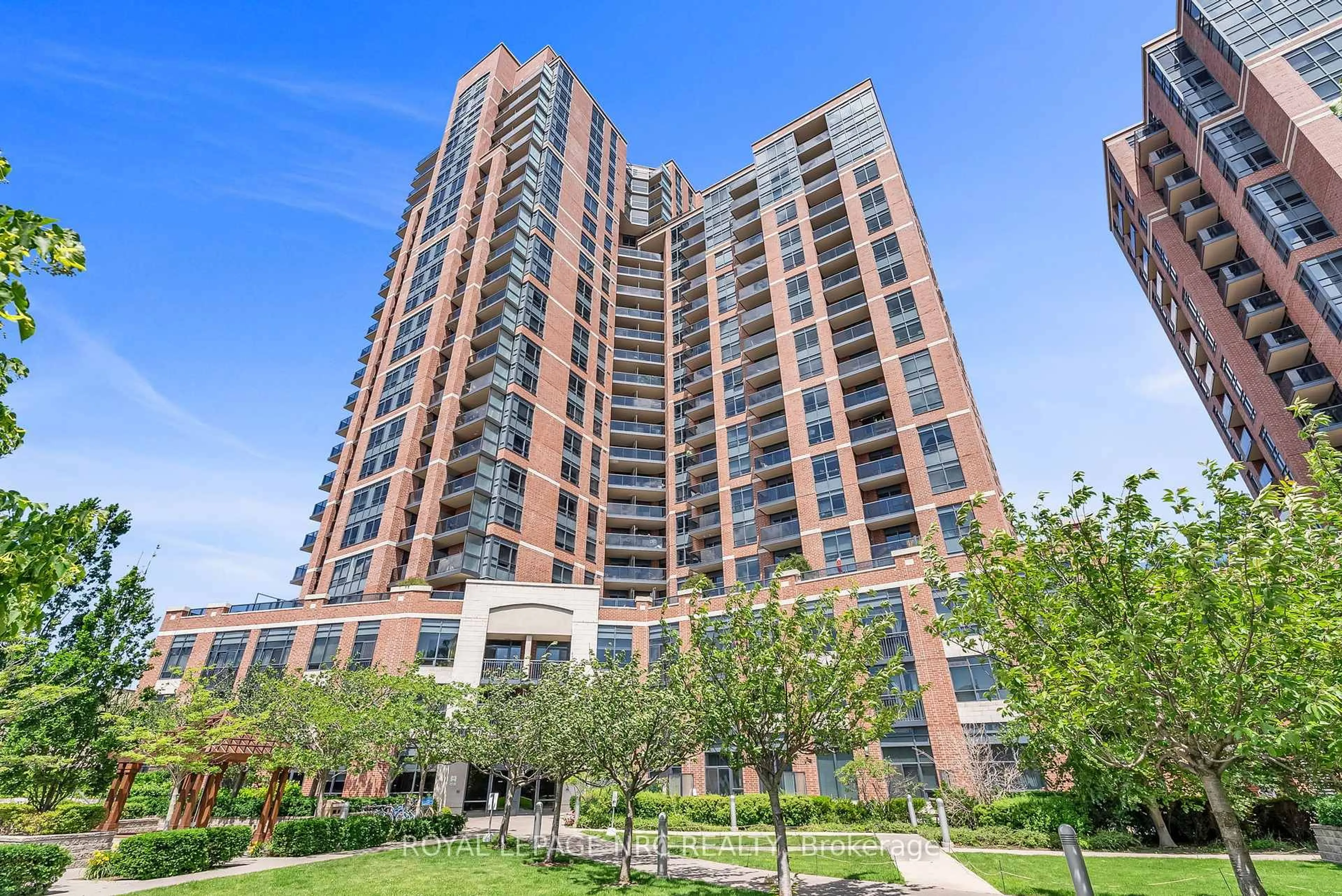 Unknown for 60 Heintzman St #933, Toronto Ontario M6P 5A1