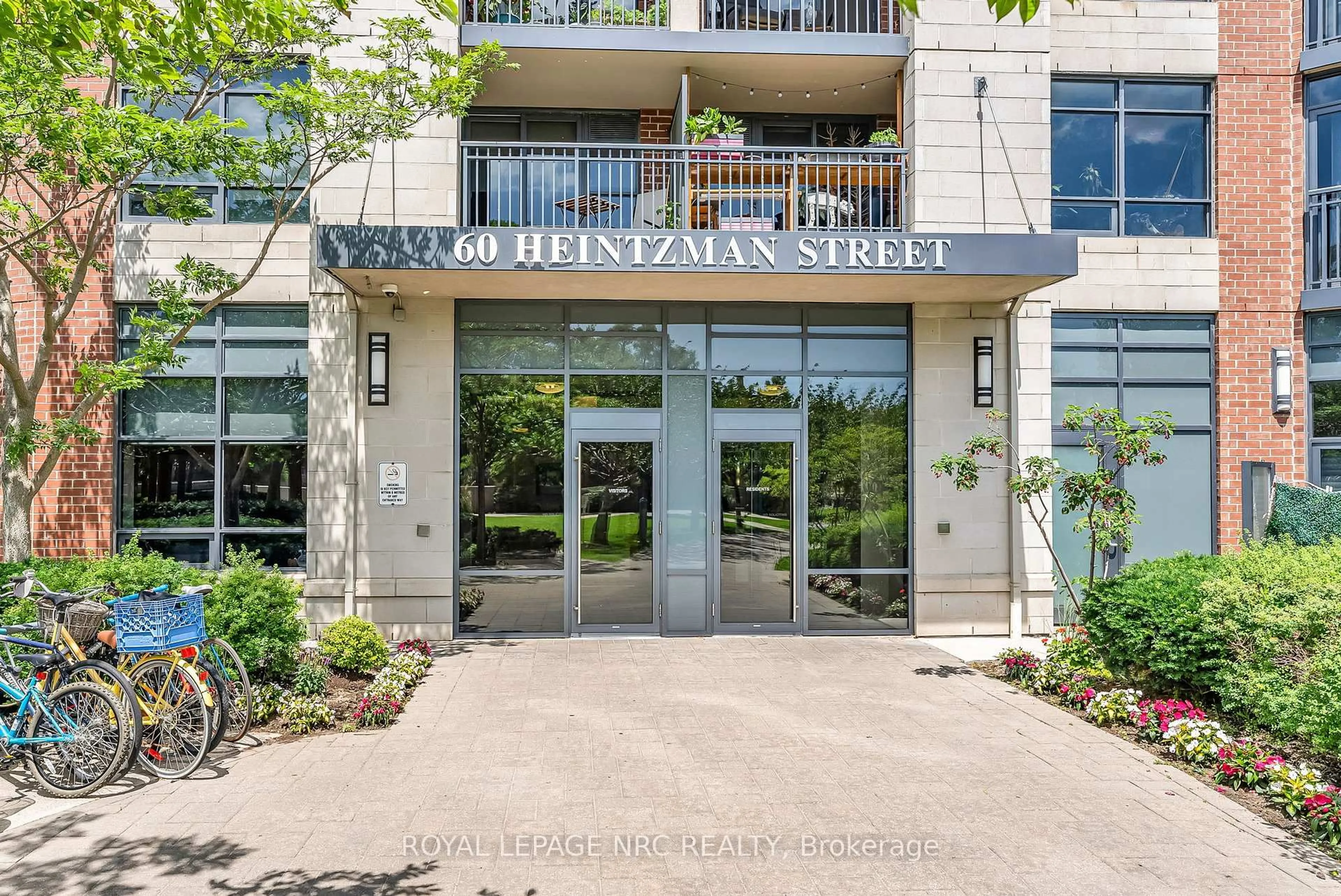 Unknown for 60 Heintzman St #933, Toronto Ontario M6P 5A1
