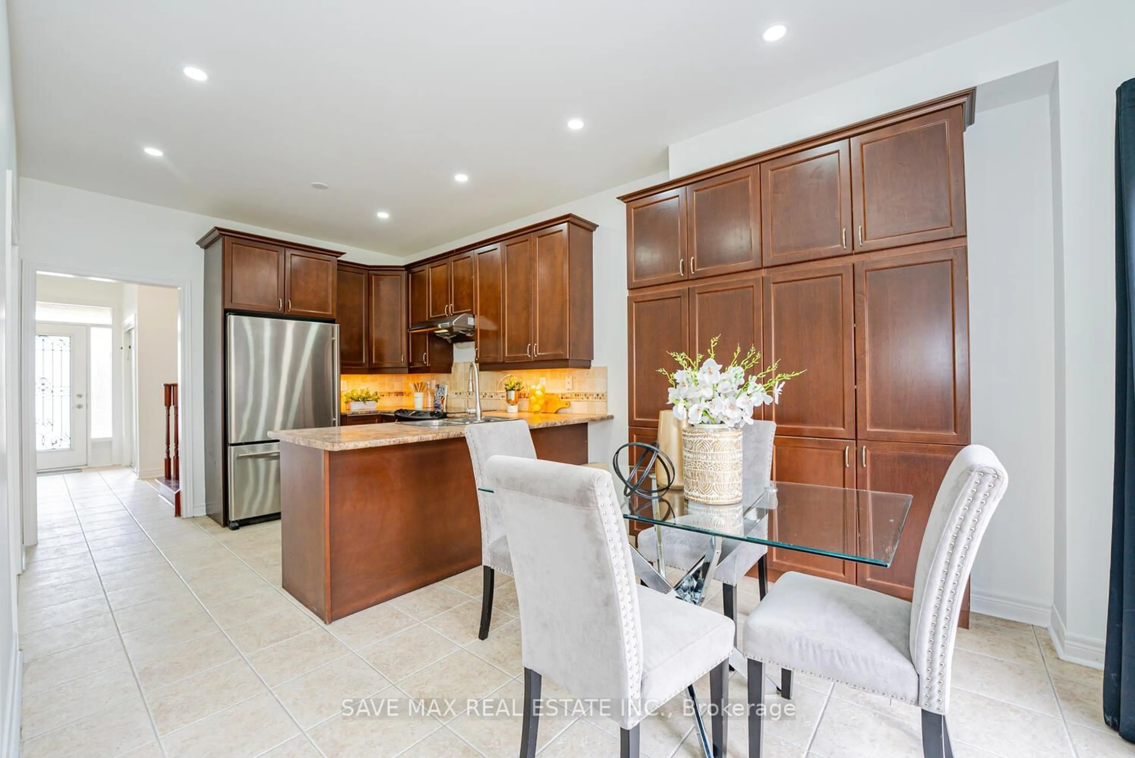 Open concept kitchen, ceramic/tile floor for 46 Lockburn Cres, Brampton Ontario L7A 3W8