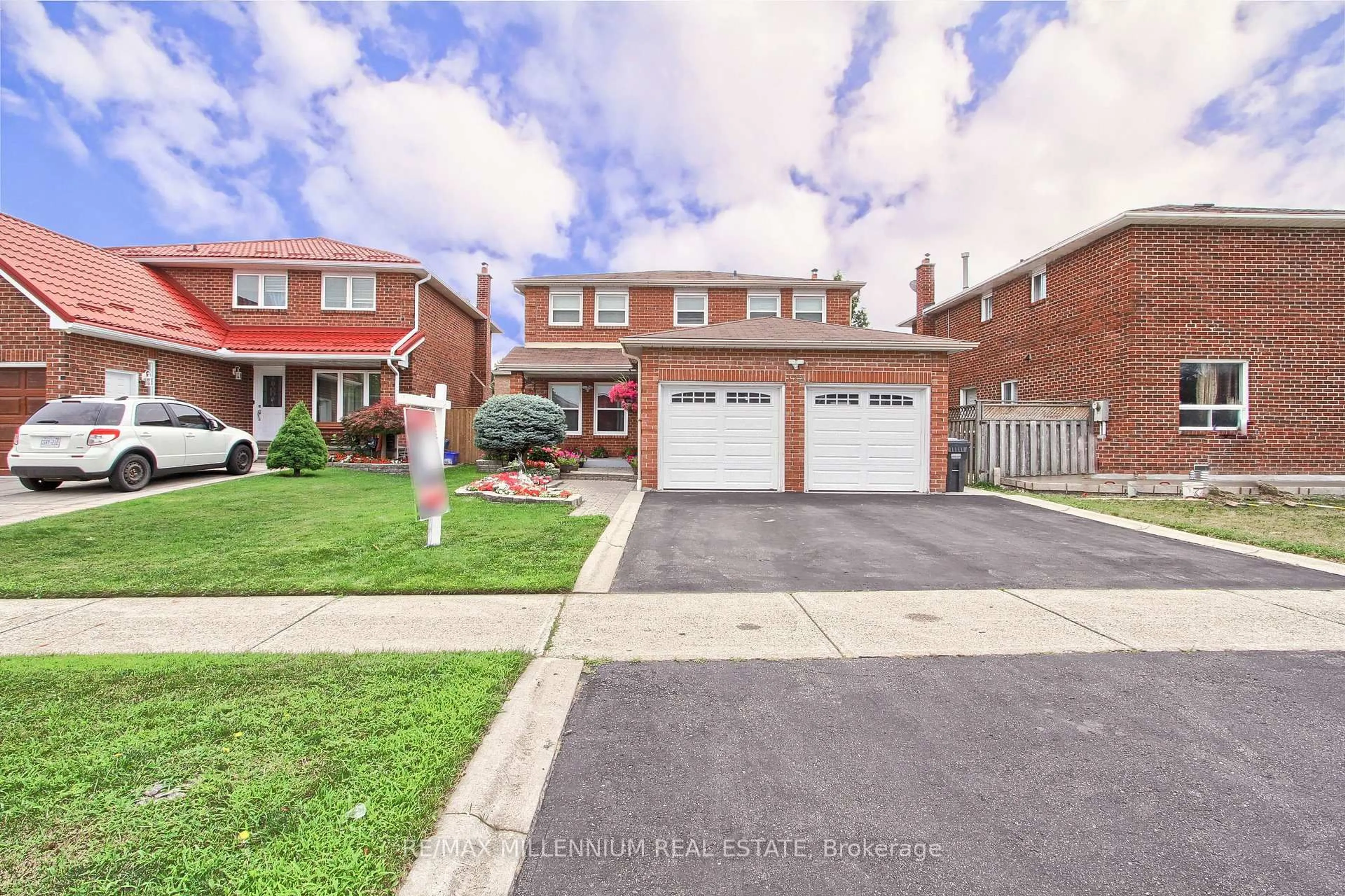 Home with brick exterior material, street for 332 Conestoga Dr, Brampton Ontario L6Z 2T1