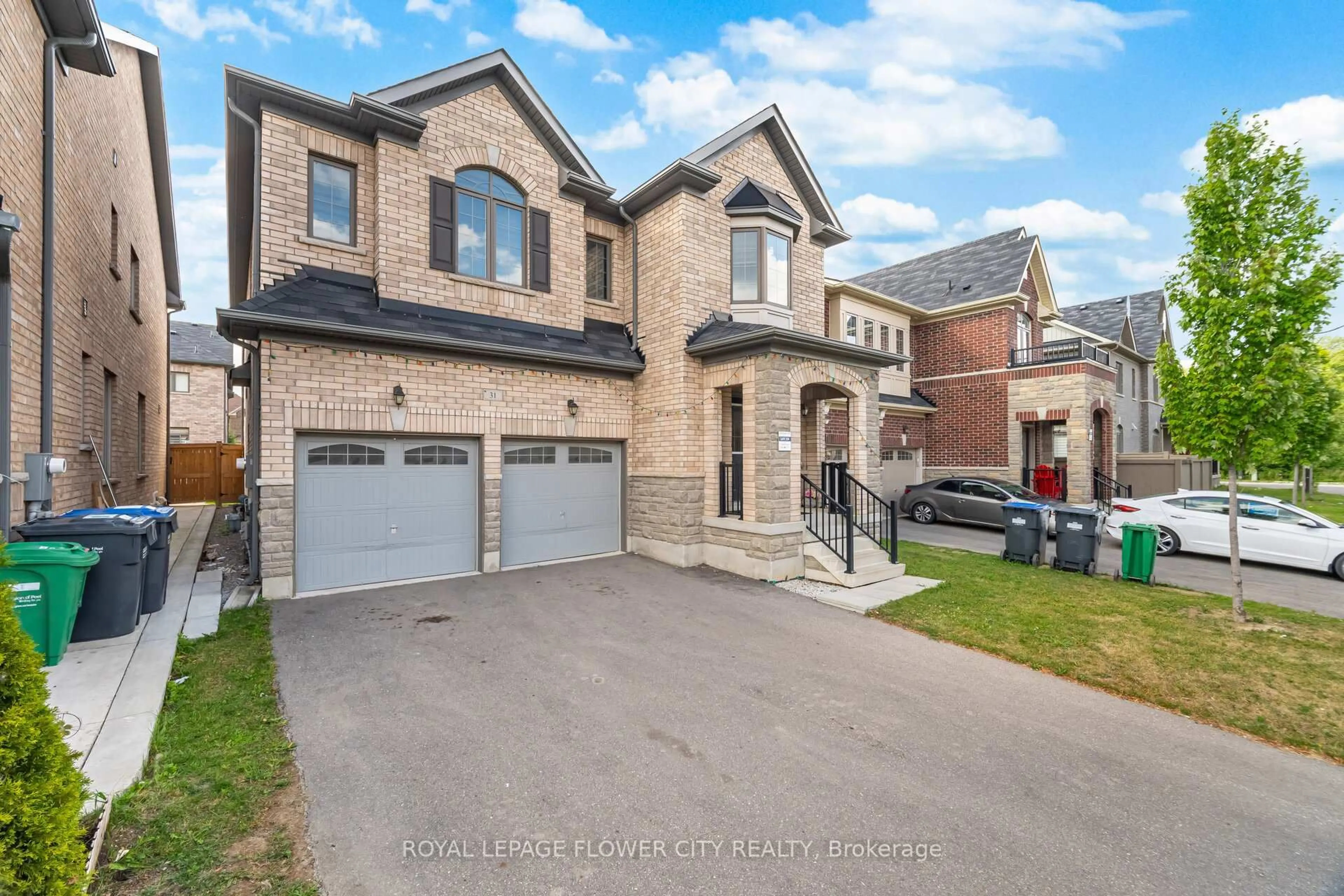 Home with brick exterior material, street for 31 O'Connor Cres, Brampton Ontario L7A 5A6