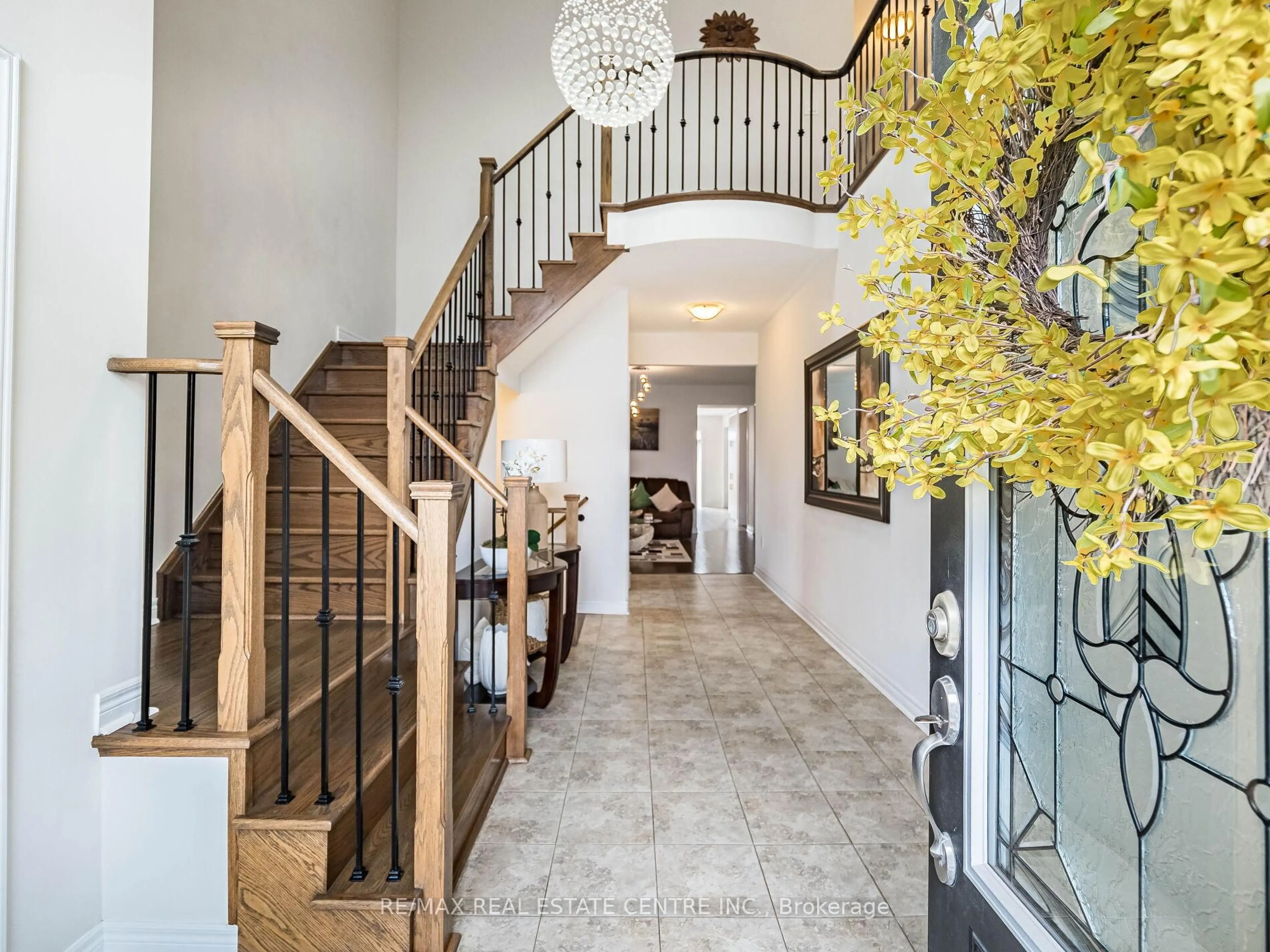 Indoor entryway for 36 Isle Royal Terr, Brampton Ontario L6Y 6B4