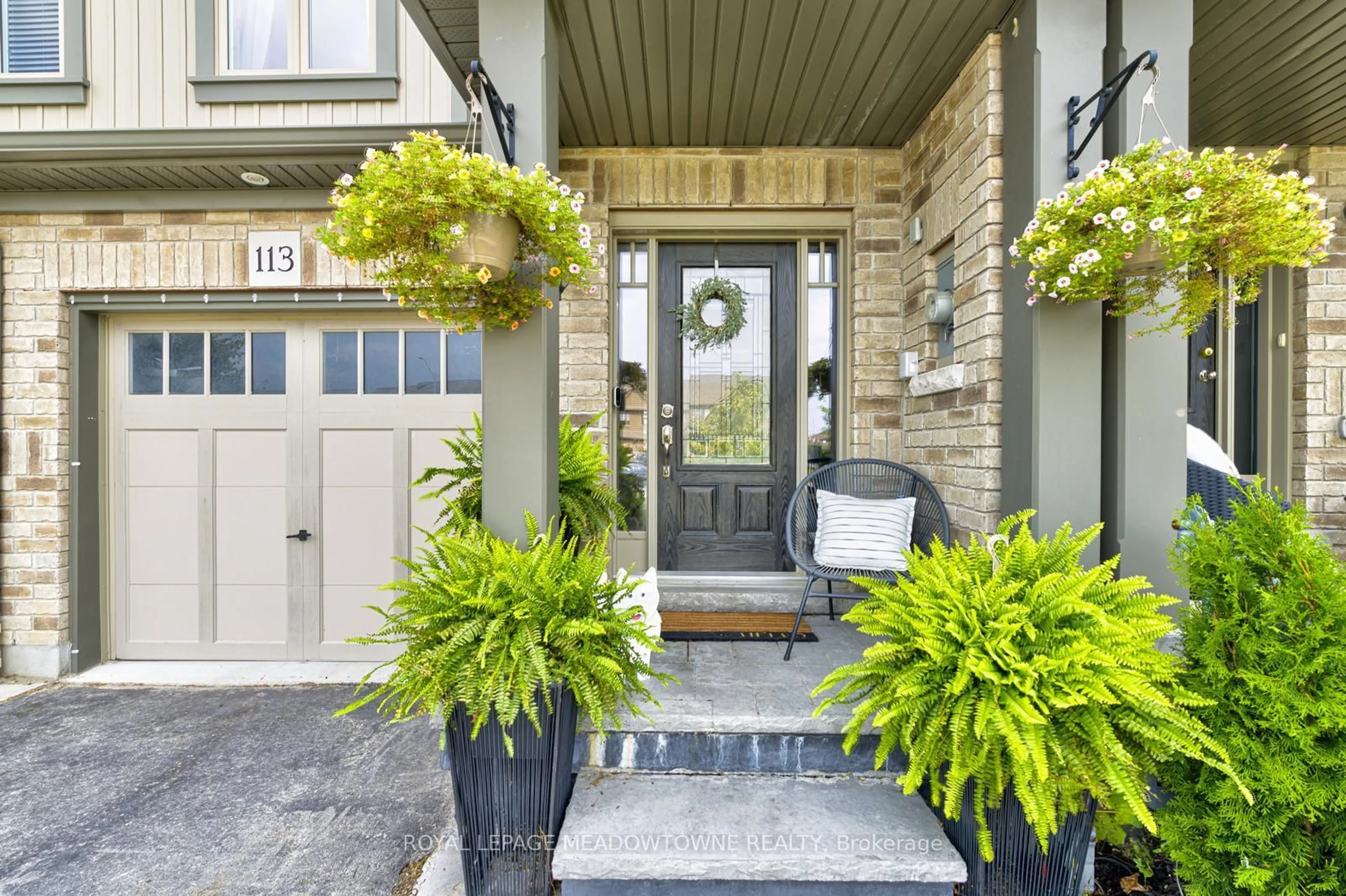 Indoor entryway for 113 Winterton Crt, Orangeville Ontario L9W 6Z7