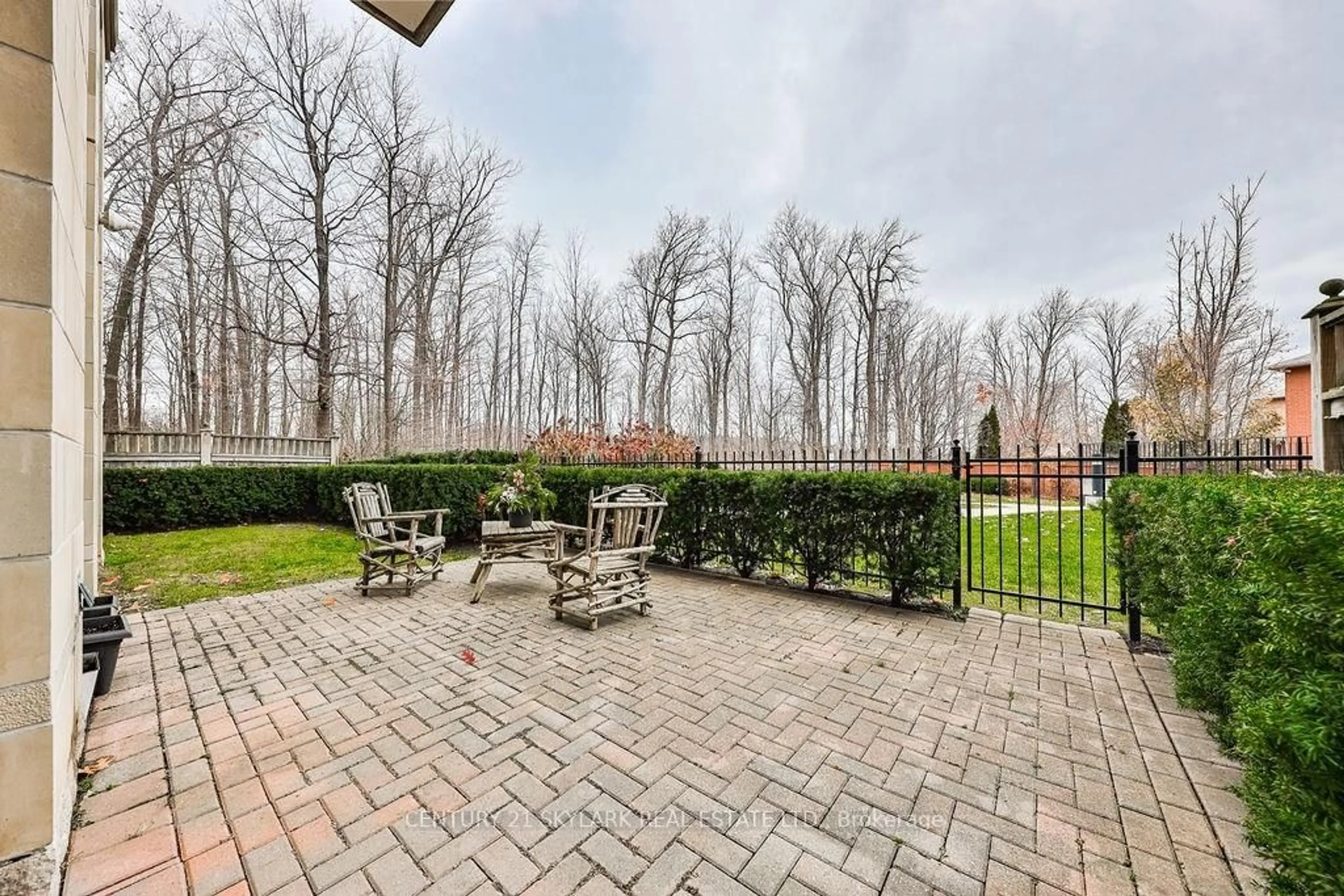 Patio, street for 483 Faith Dr #105, Mississauga Ontario L5R 0A1
