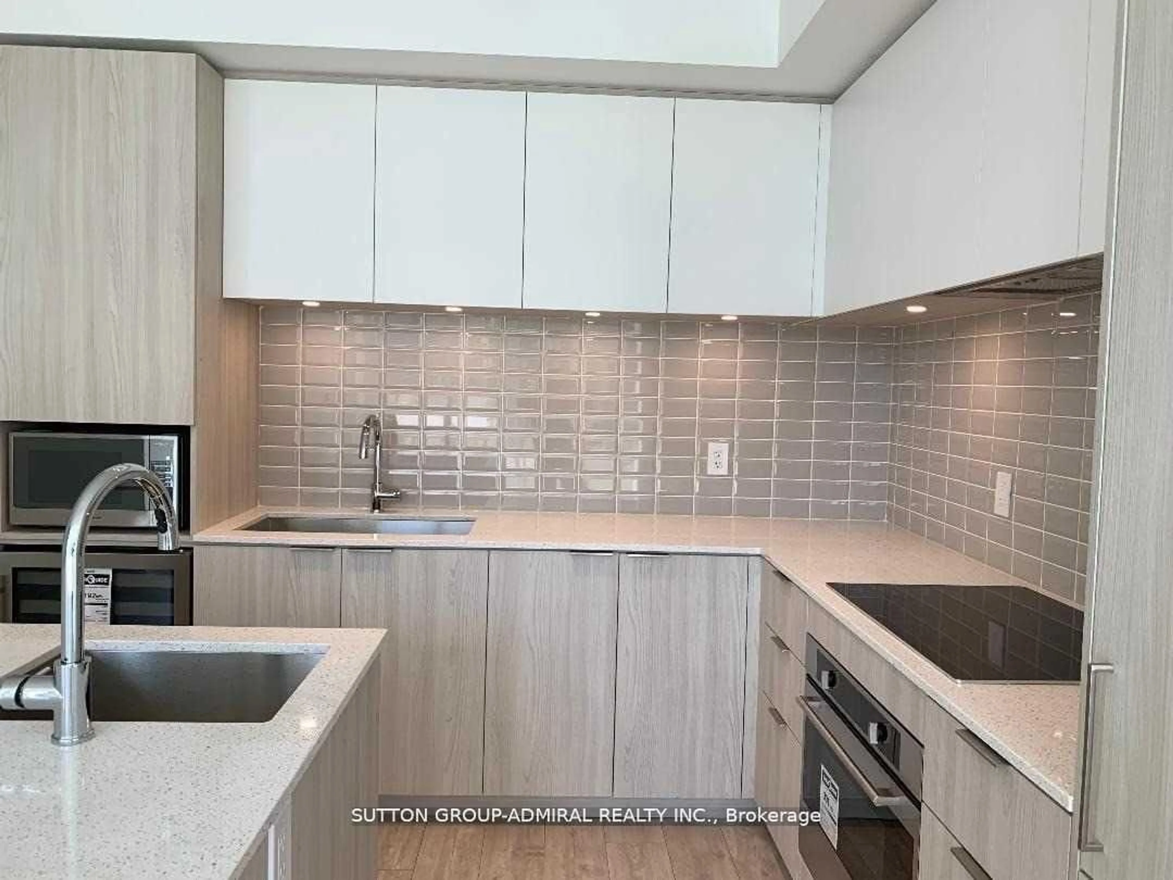 Contemporary kitchen, ceramic/tile floor for 70 Annie Craig Dr #TH107, Toronto Ontario M8V 0A8