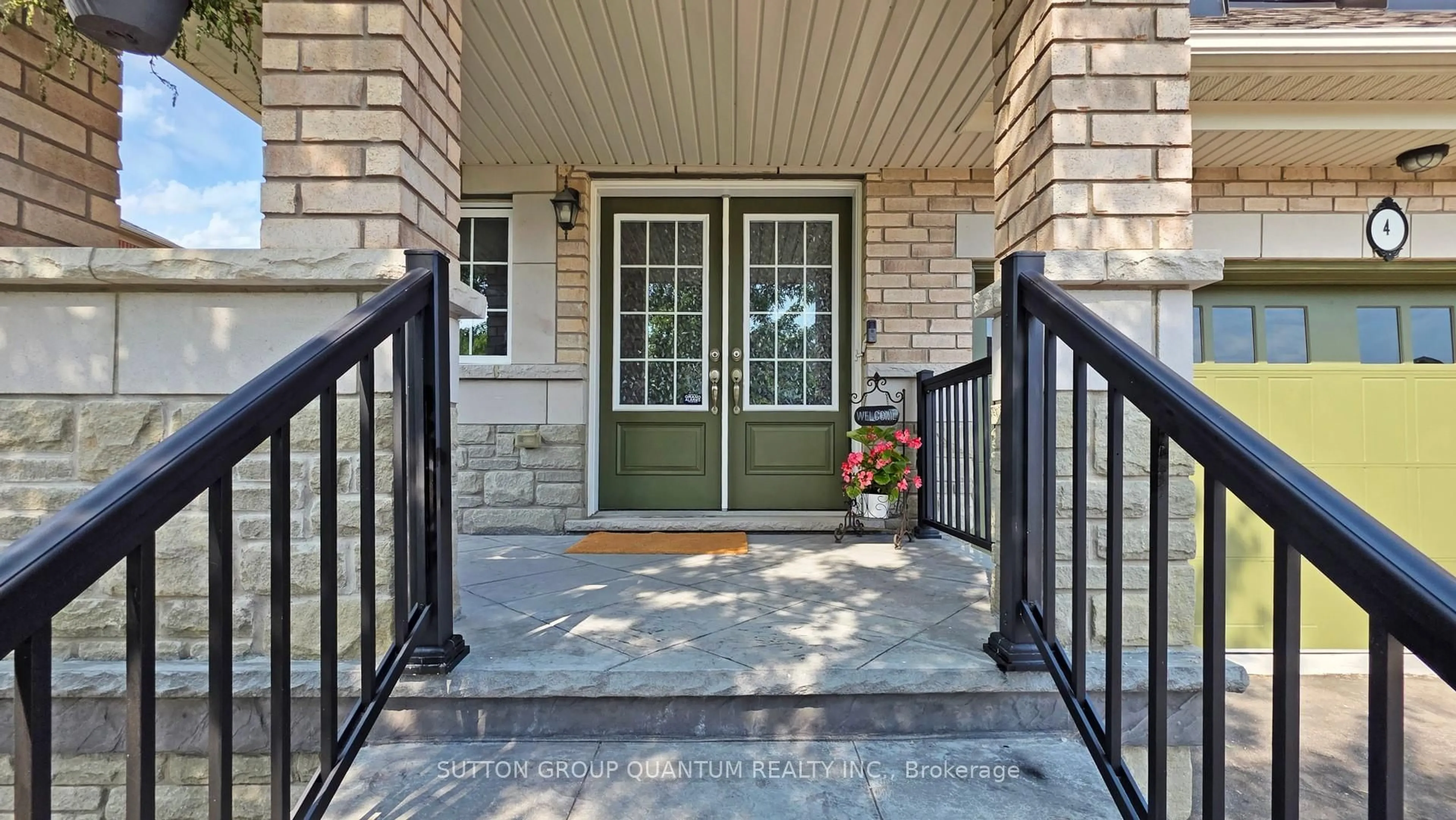 Indoor entryway for 4 Brethby St, Caledon Ontario L7C 3W2