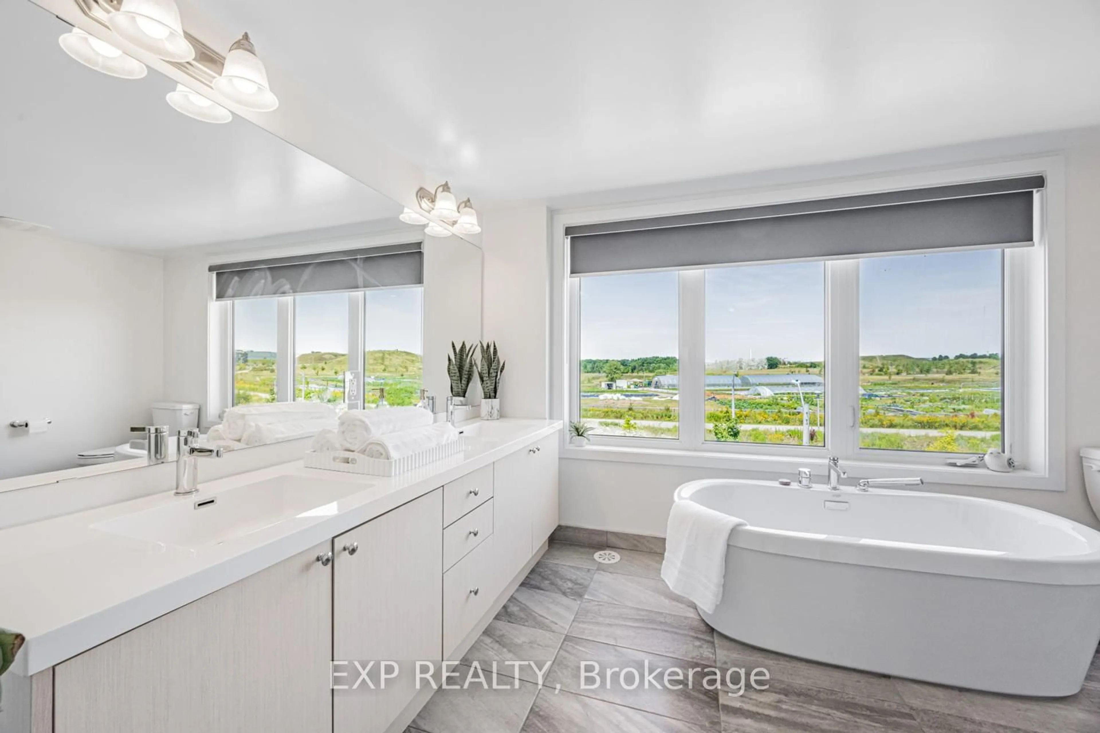 Contemporary bathroom, ceramic/tile floor for 161 DOWNSVIEW PARK Blvd, Toronto Ontario M3K 0C8