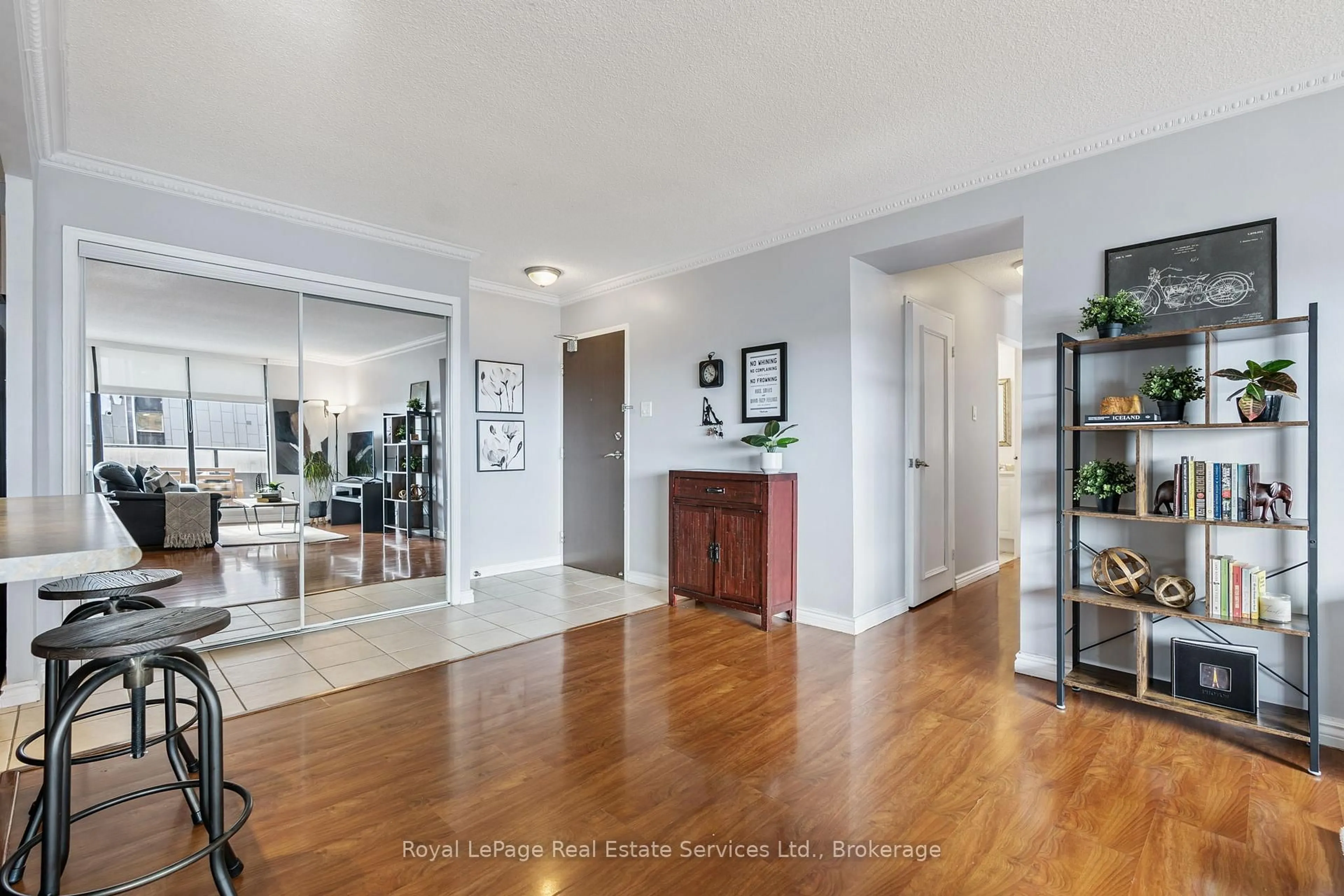Indoor entryway for 135 Marlee Ave #1202, Toronto Ontario M6B 4C6