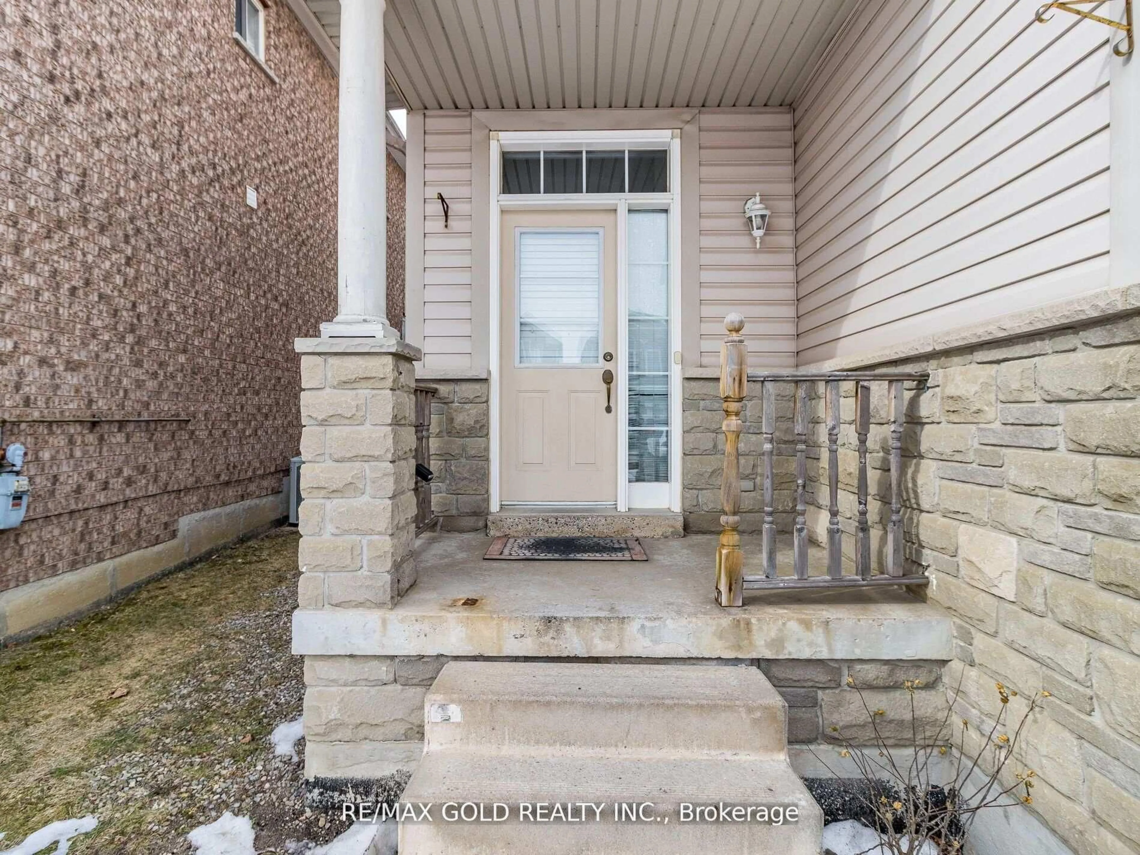 Indoor entryway for 78 Candy Cres, Brampton Ontario L6X 3Z9