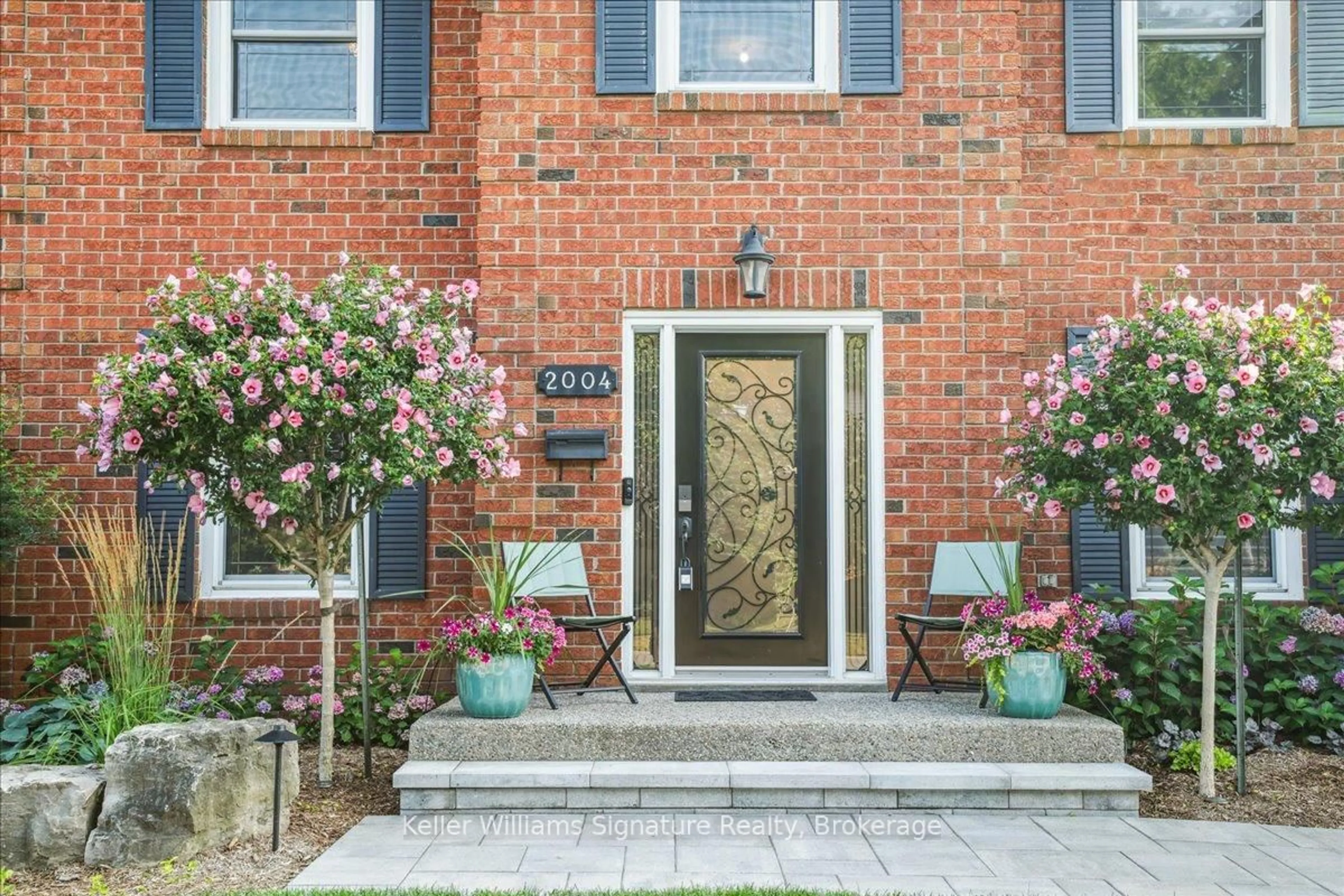 Home with brick exterior material, street for 2004 Windy Oaks Dr, Burlington Ontario L7M 2R3