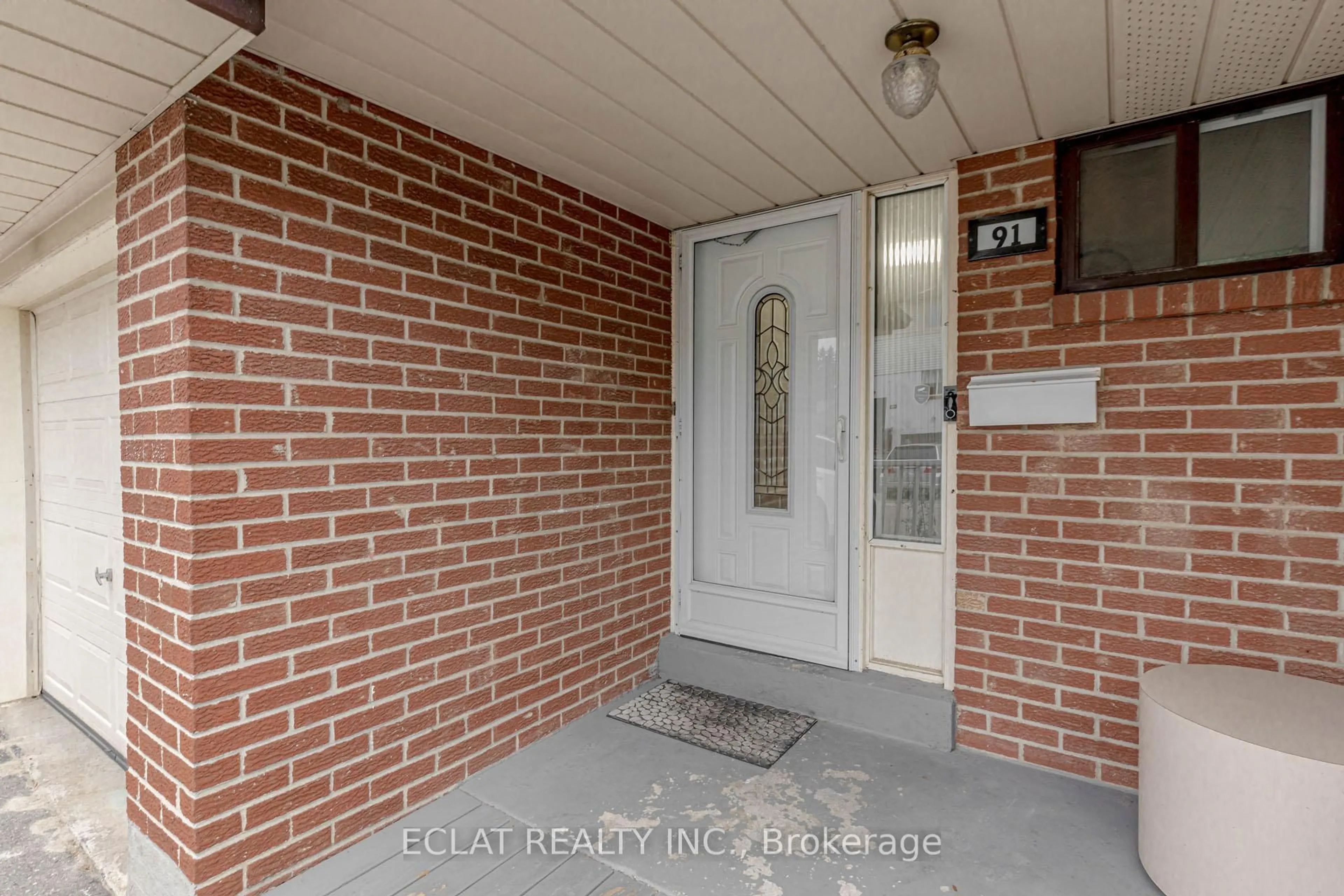 Indoor entryway for 91 Baronwood Crt #91, Brampton Ontario L6V 3H7
