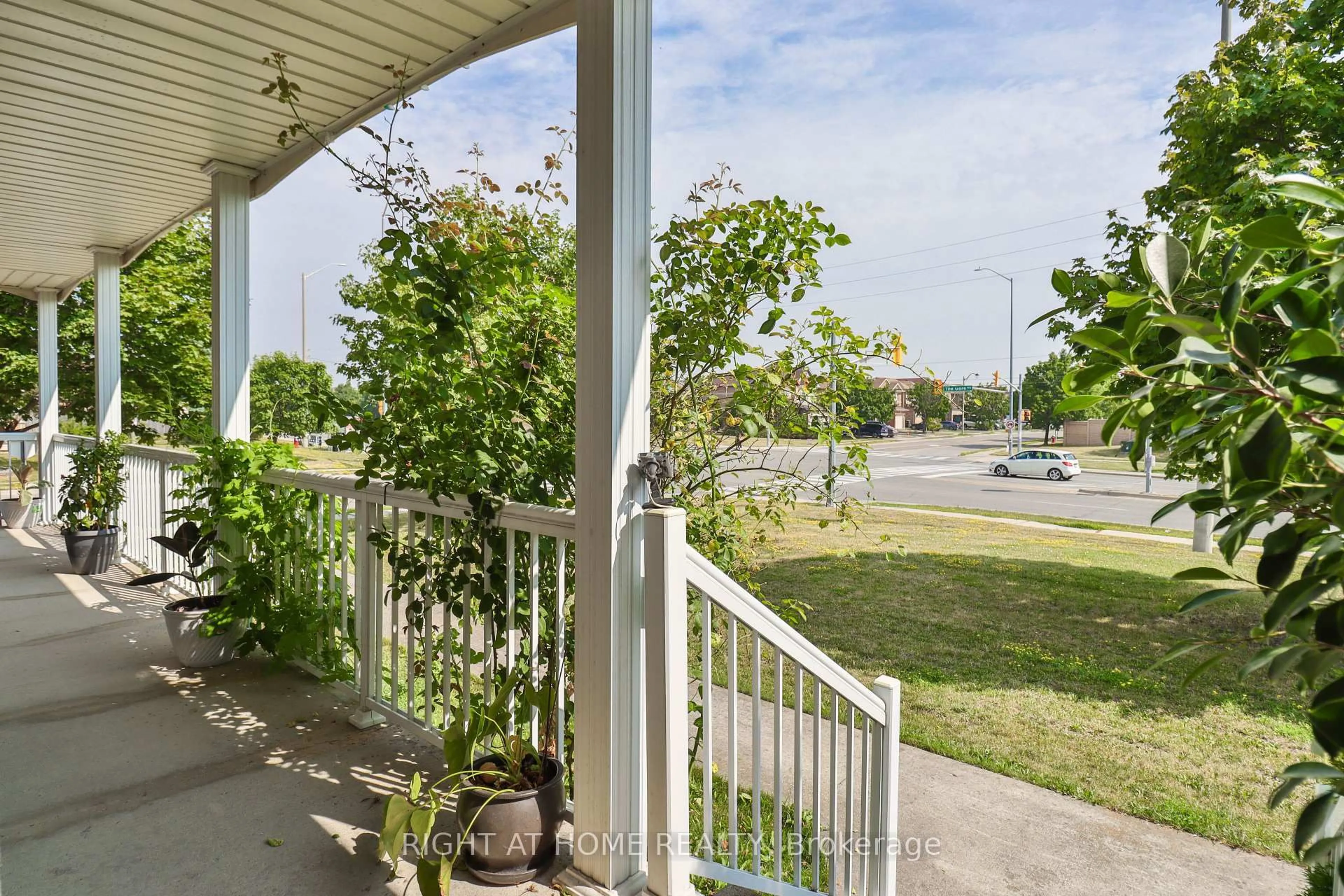 Patio, street for 1 Eastview Gate, Brampton Ontario L6P 1M6
