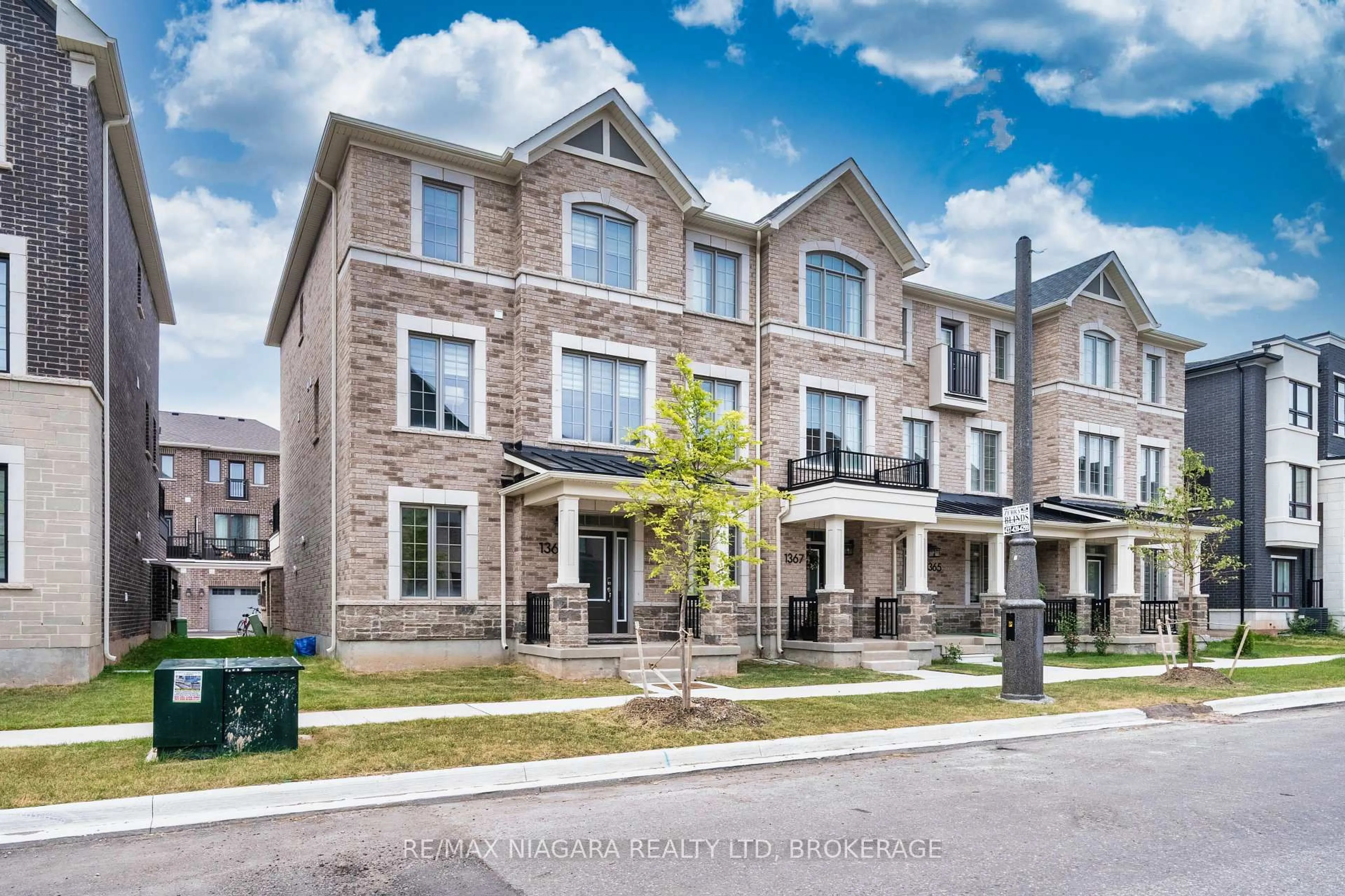 Home with brick exterior material, street for 1369 Kobzar Dr, Oakville Ontario L6M 5P2