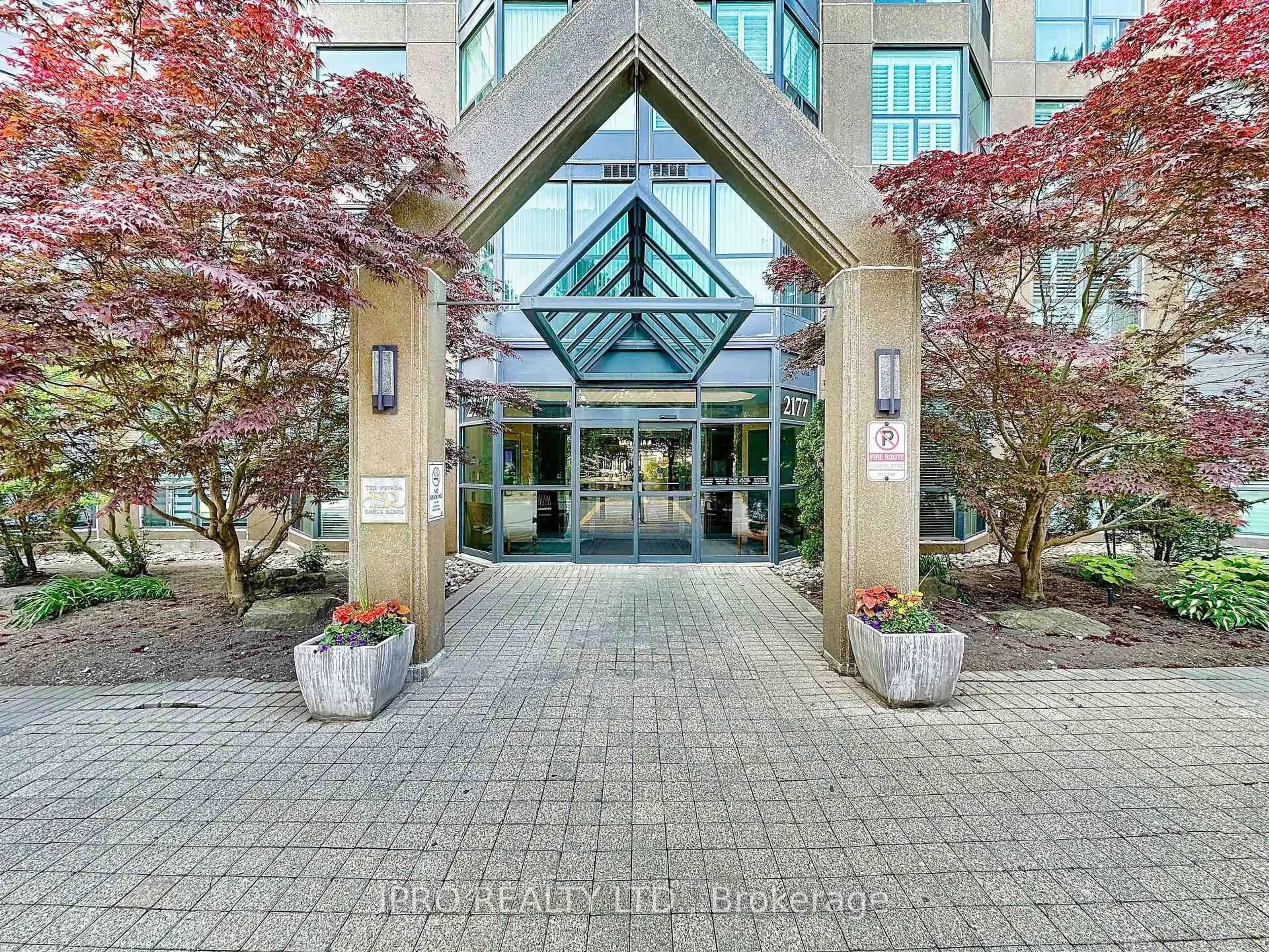 Indoor foyer for 2177 Burnhamthorpe Rd ##909, Mississauga Ontario L5L 5P9