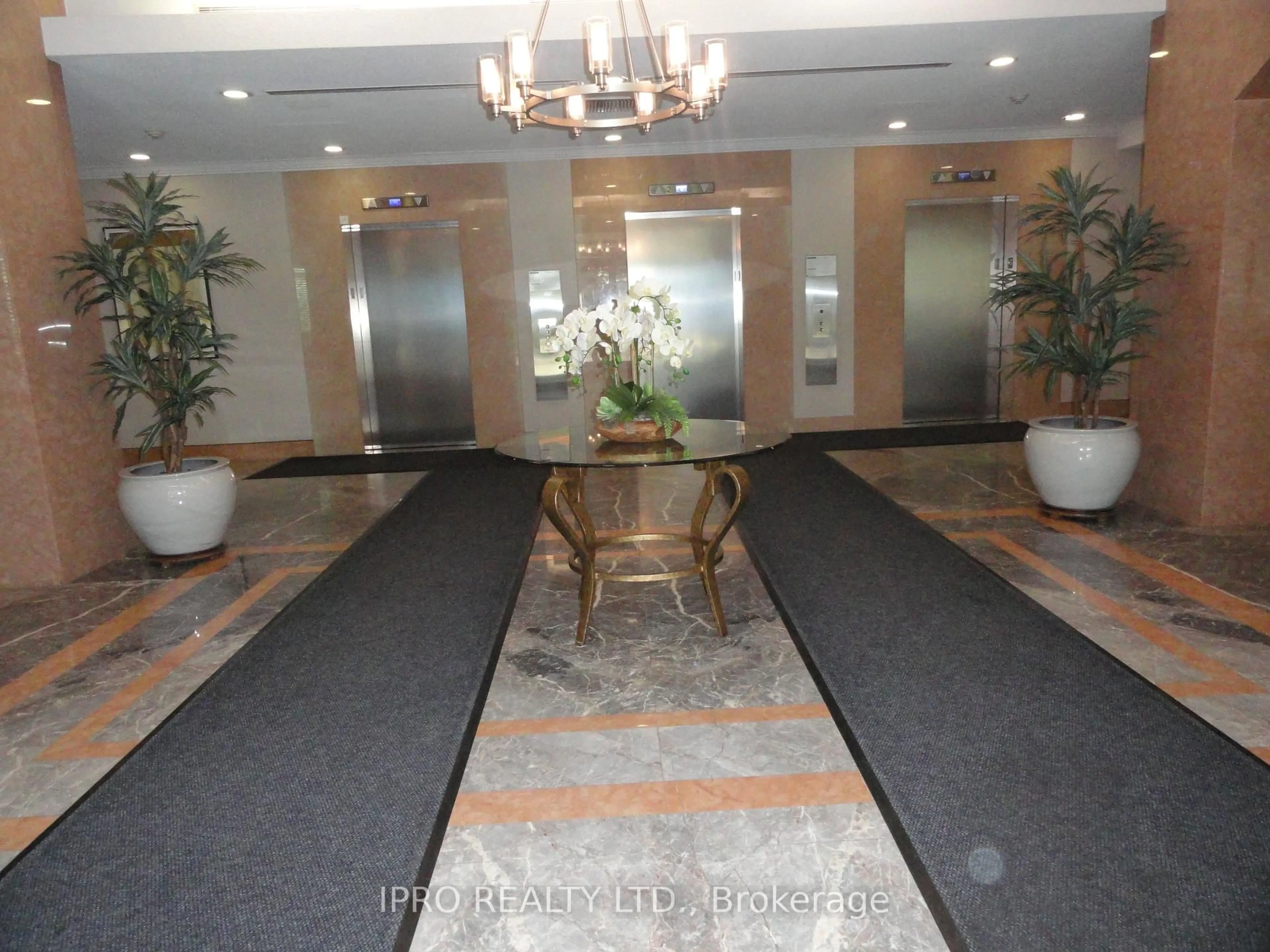 Lobby for 2177 Burnhamthorpe Rd ##909, Mississauga Ontario L5L 5P9
