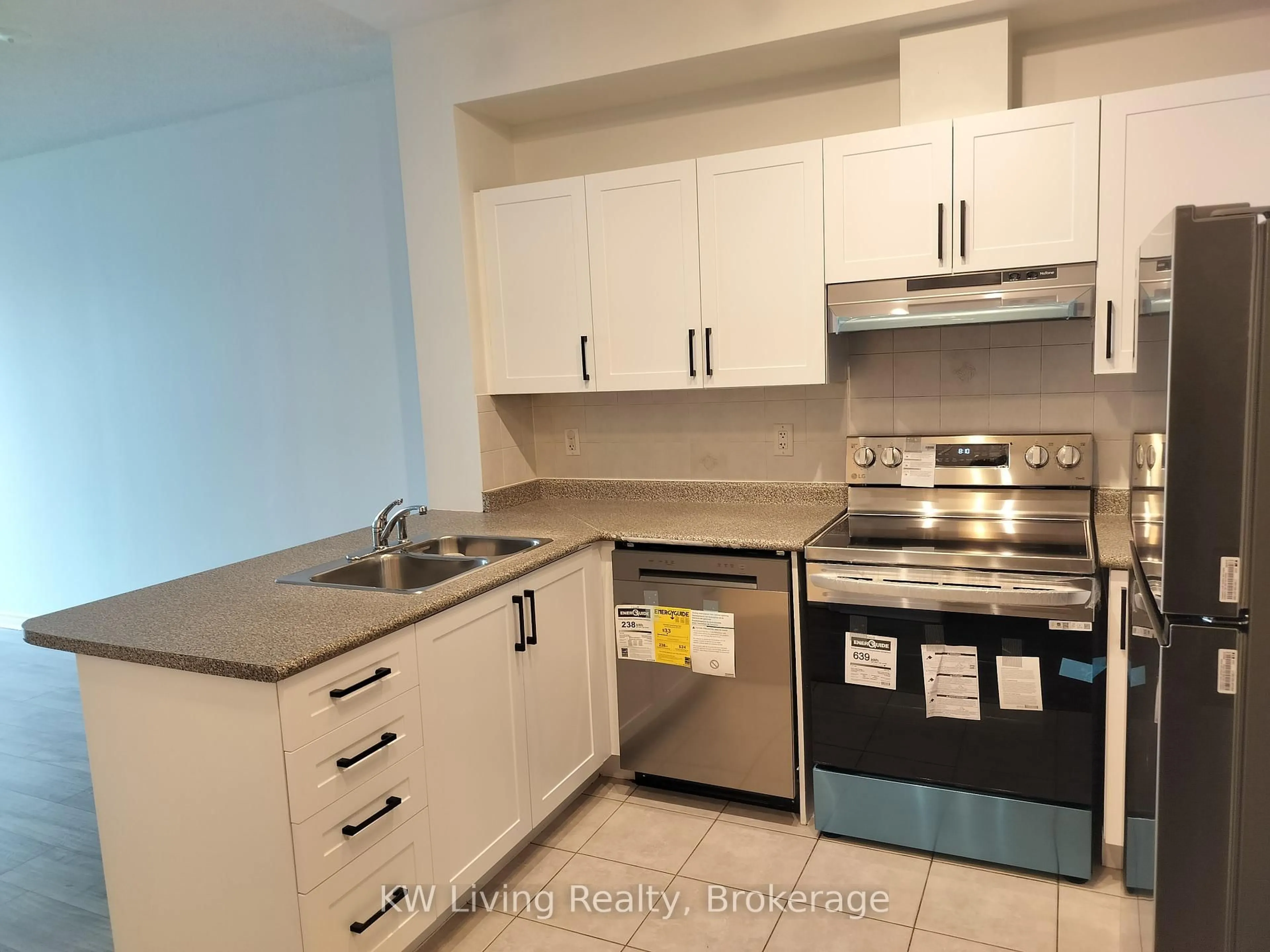 Standard kitchen, unknown for 33 Elm Dr #2407, Mississauga Ontario L5B 4M2