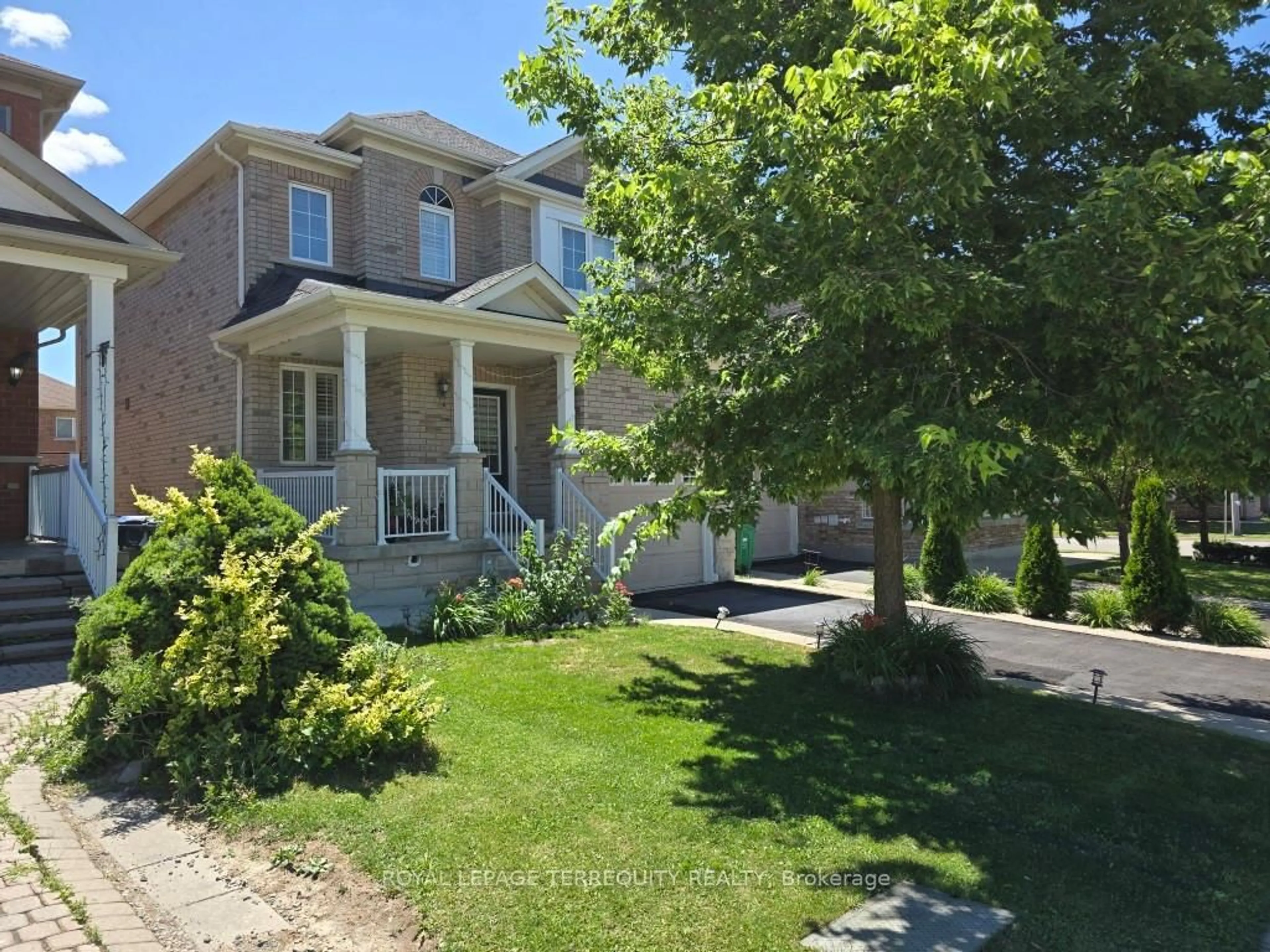 A pic from outside/outdoor area/front of a property/back of a property/a pic from drone, street for 3 Rainy Dale Rd, Brampton Ontario L6V 4S7