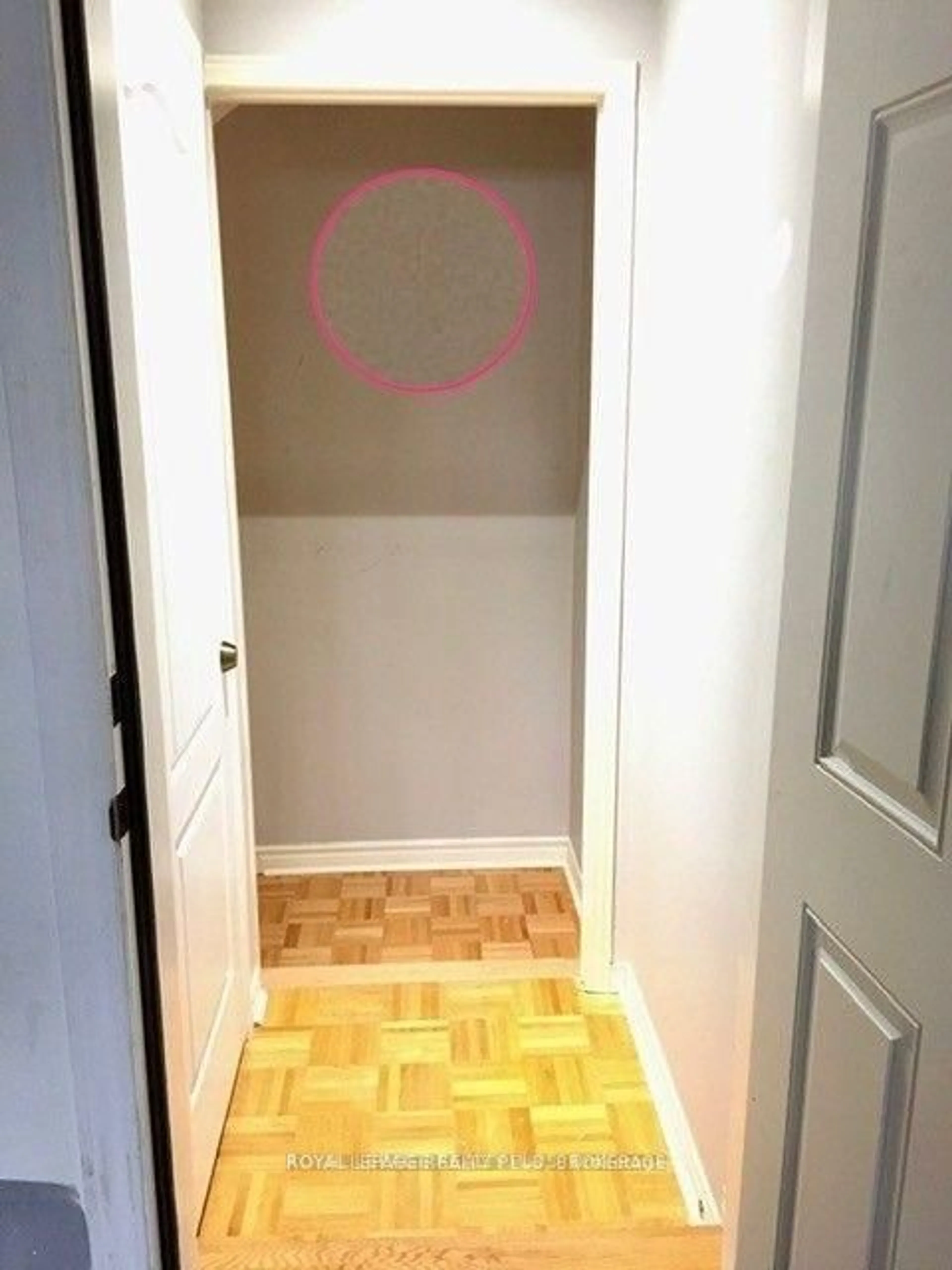 A pic of a room for 3673 Freeman Terr, Mississauga Ontario L5M 6Z3