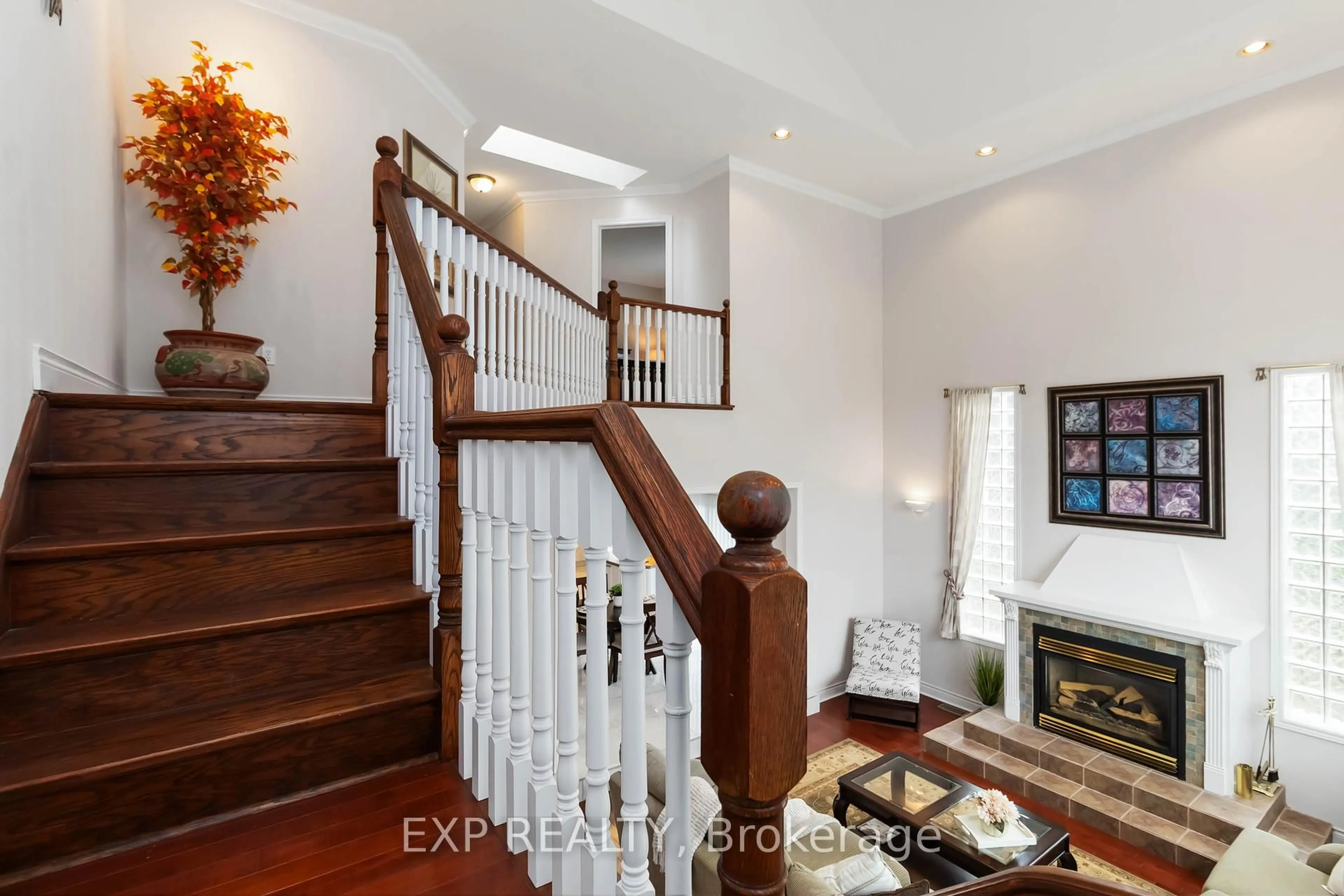 Indoor foyer for 1401 Tamworth Crt, Burlington Ontario L7P 4V3