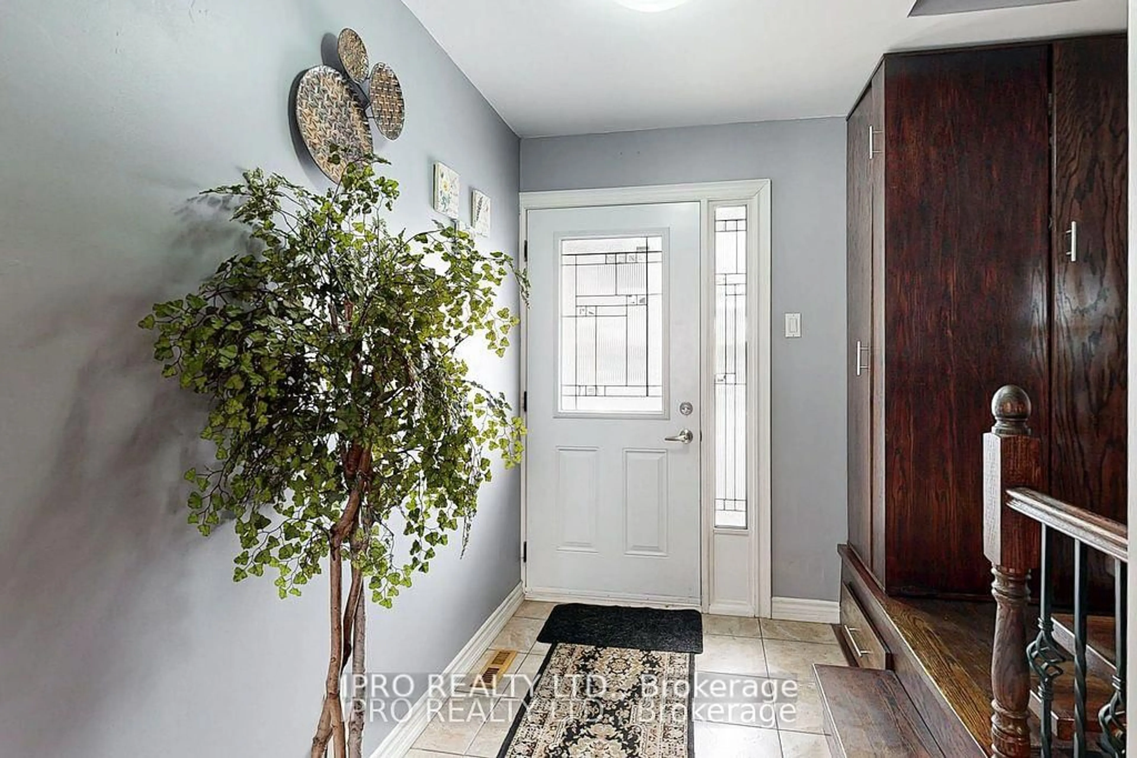 Indoor entryway for 238 Royal Salisbury Way, Brampton Ontario L6V 3H4