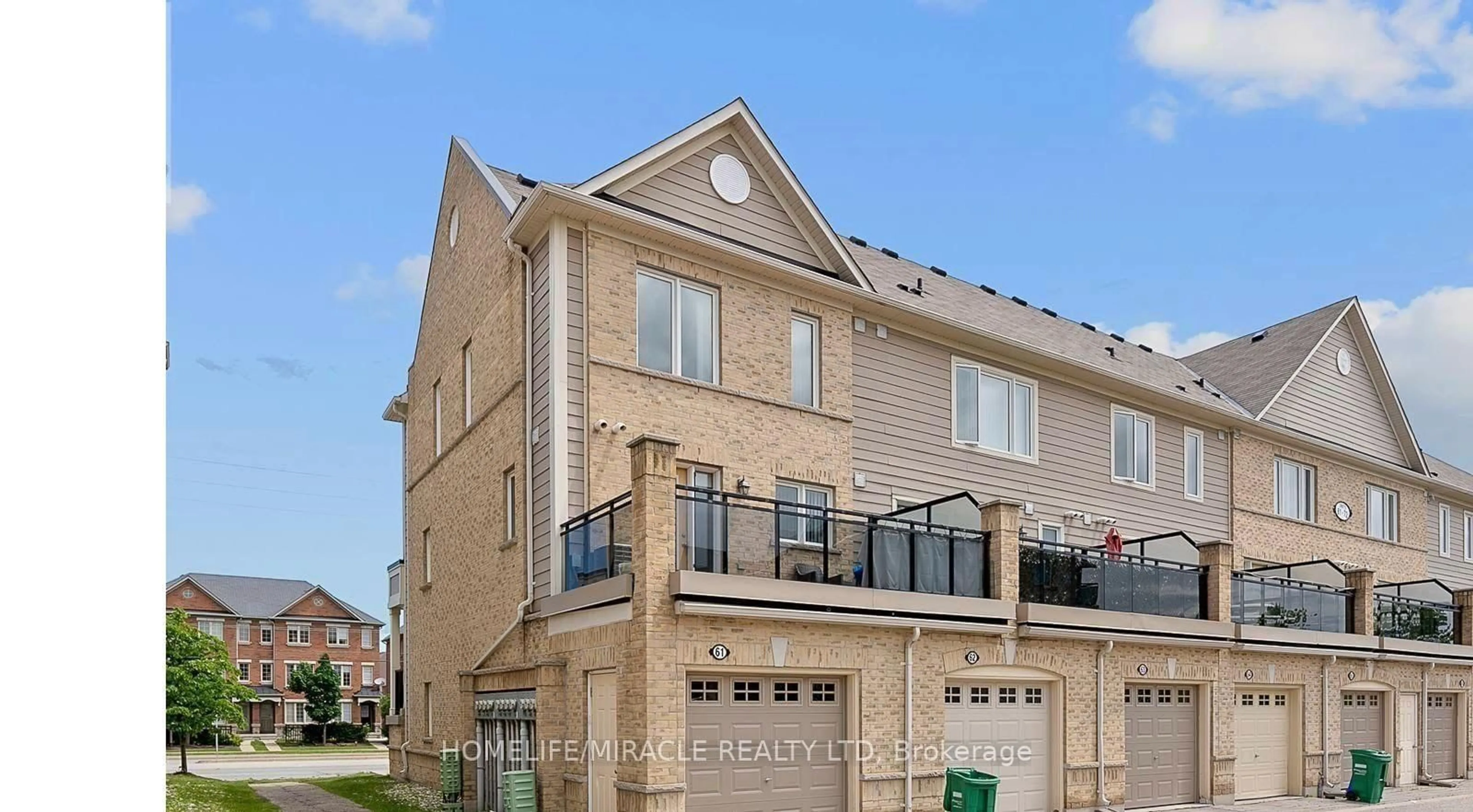 Home with brick exterior material, street for 60 Fairwood Circ #61, Brampton Ontario L6R 0Y6