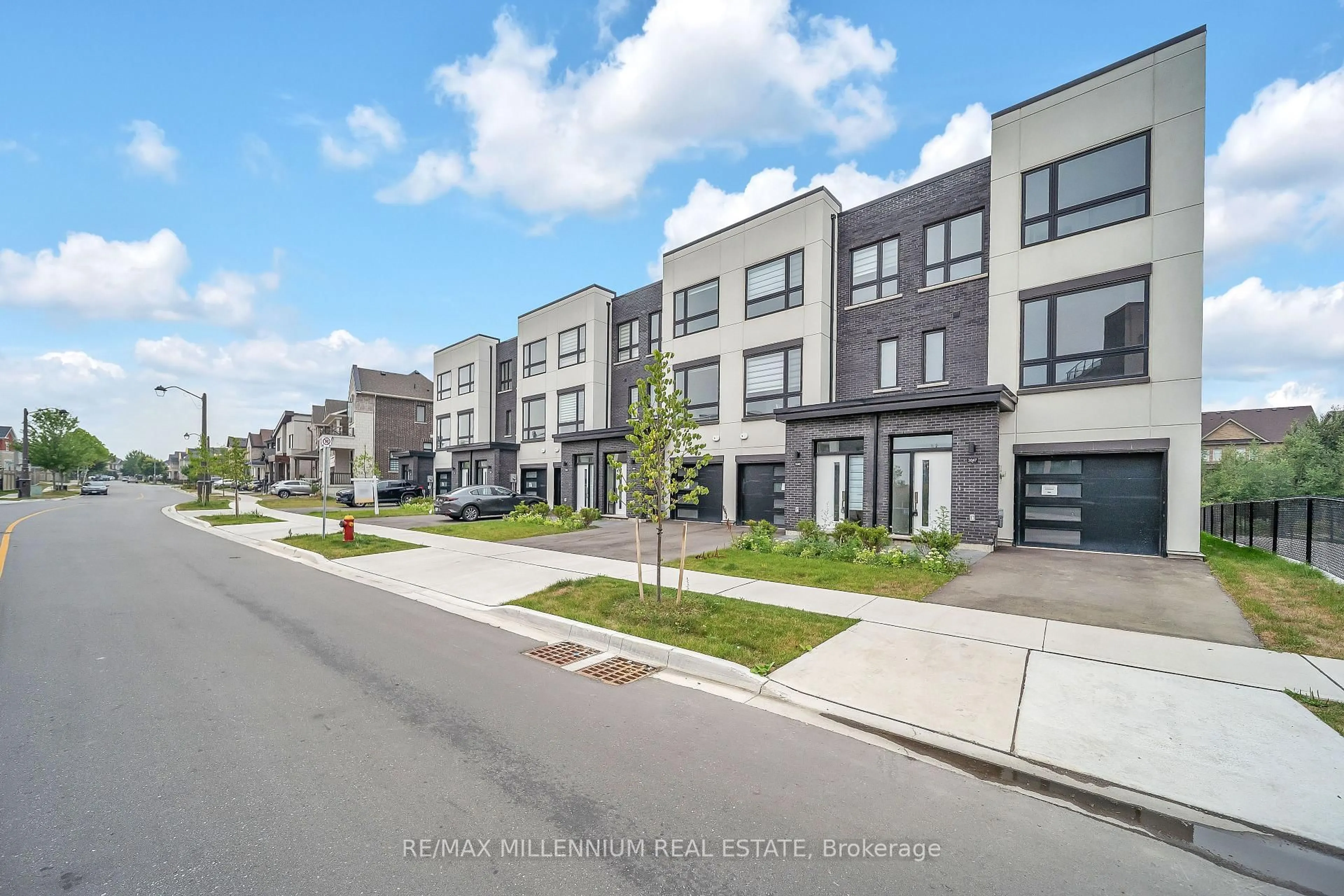 Unknown for 3051 Trailside Dr, Oakville Ontario L6M 4M2